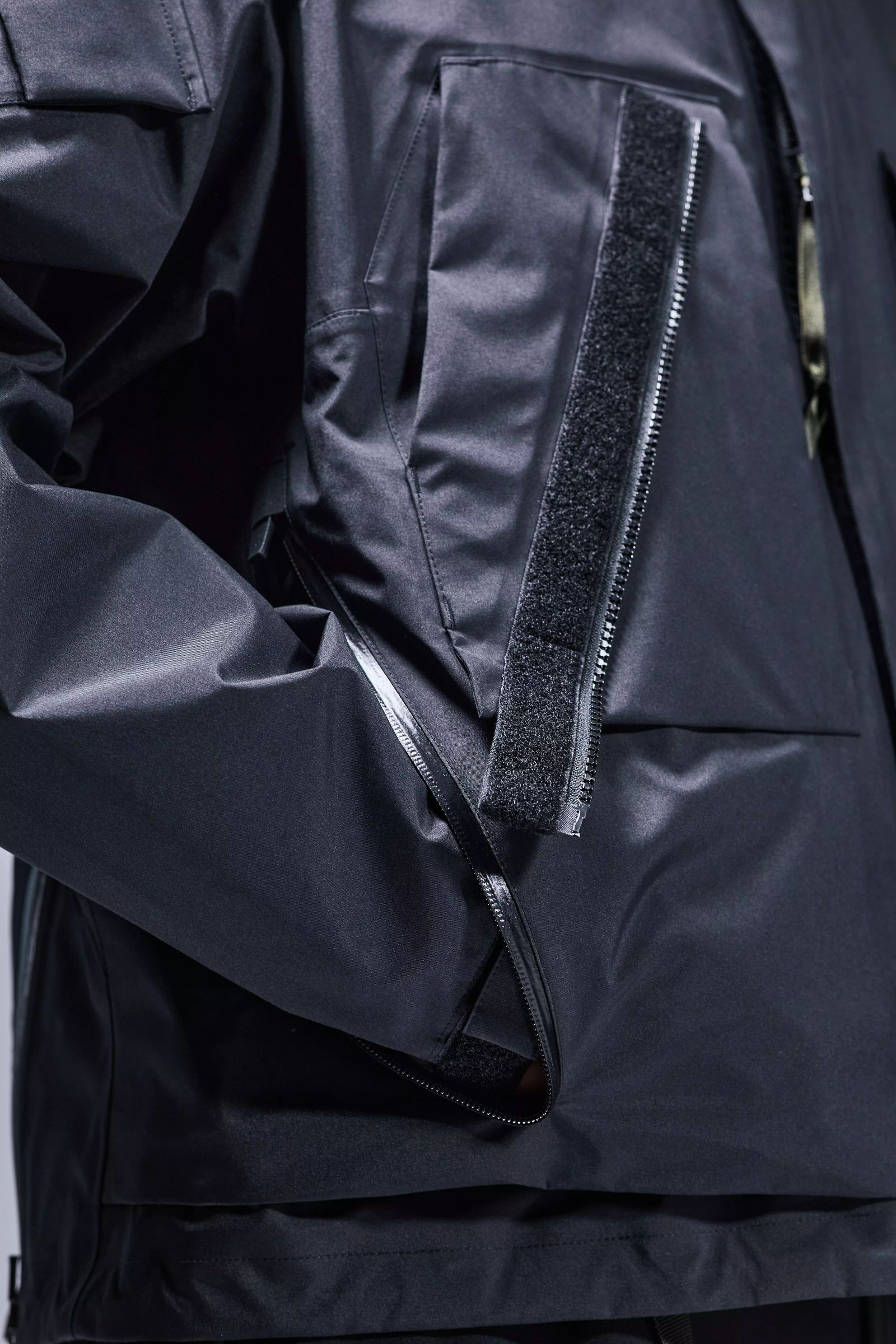 【ラスト1点】J14-GT / 3L Gore-Tex Interops Jacket Gen. 1 / インターロプスジャケット / ナイロンジャケット[プロファイルフィット](ブラック)