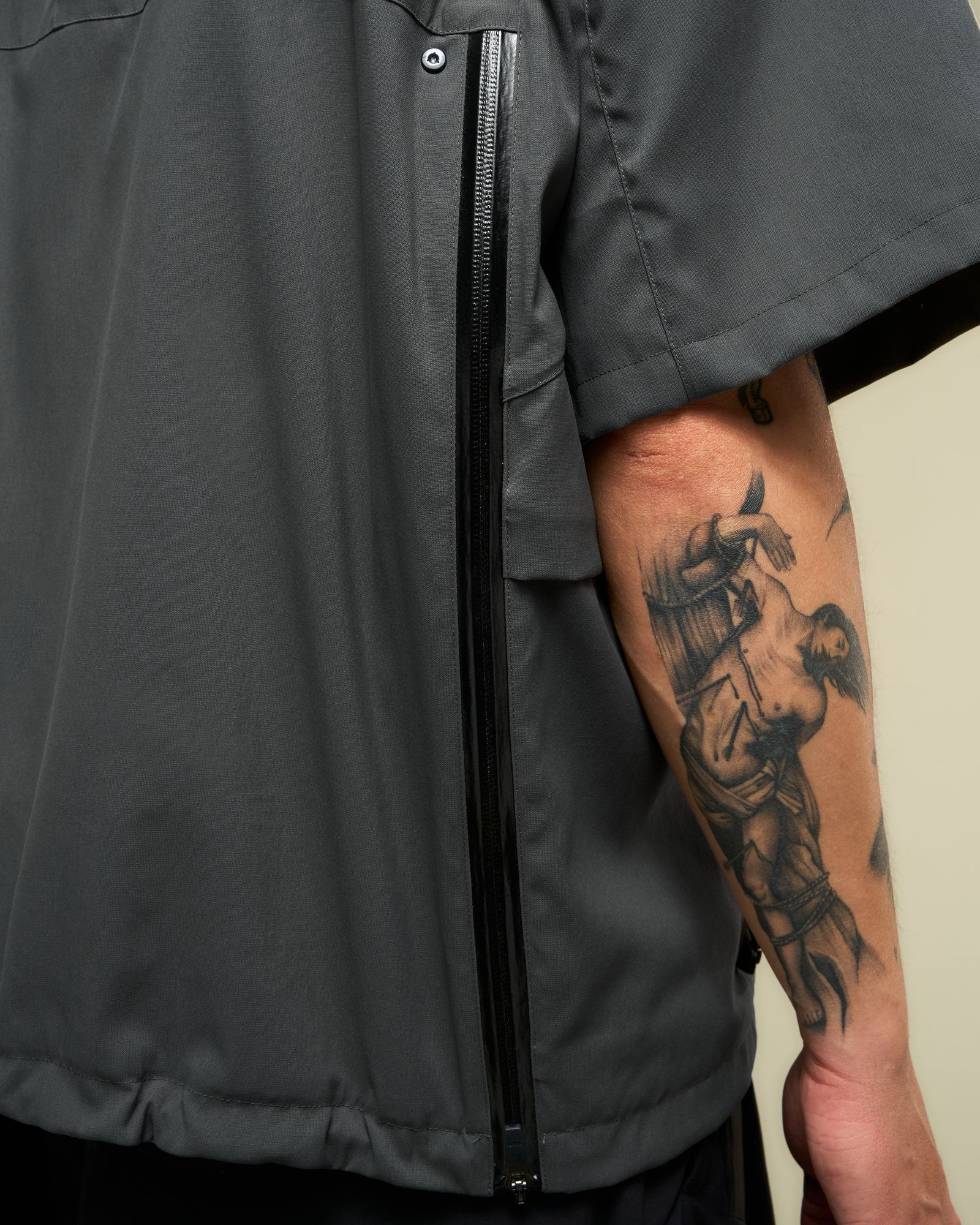 【残りわずか】V1A-M / NYLON STRETCH INTERROPS VEST / ベスト [ワイドフィット] (グレー)