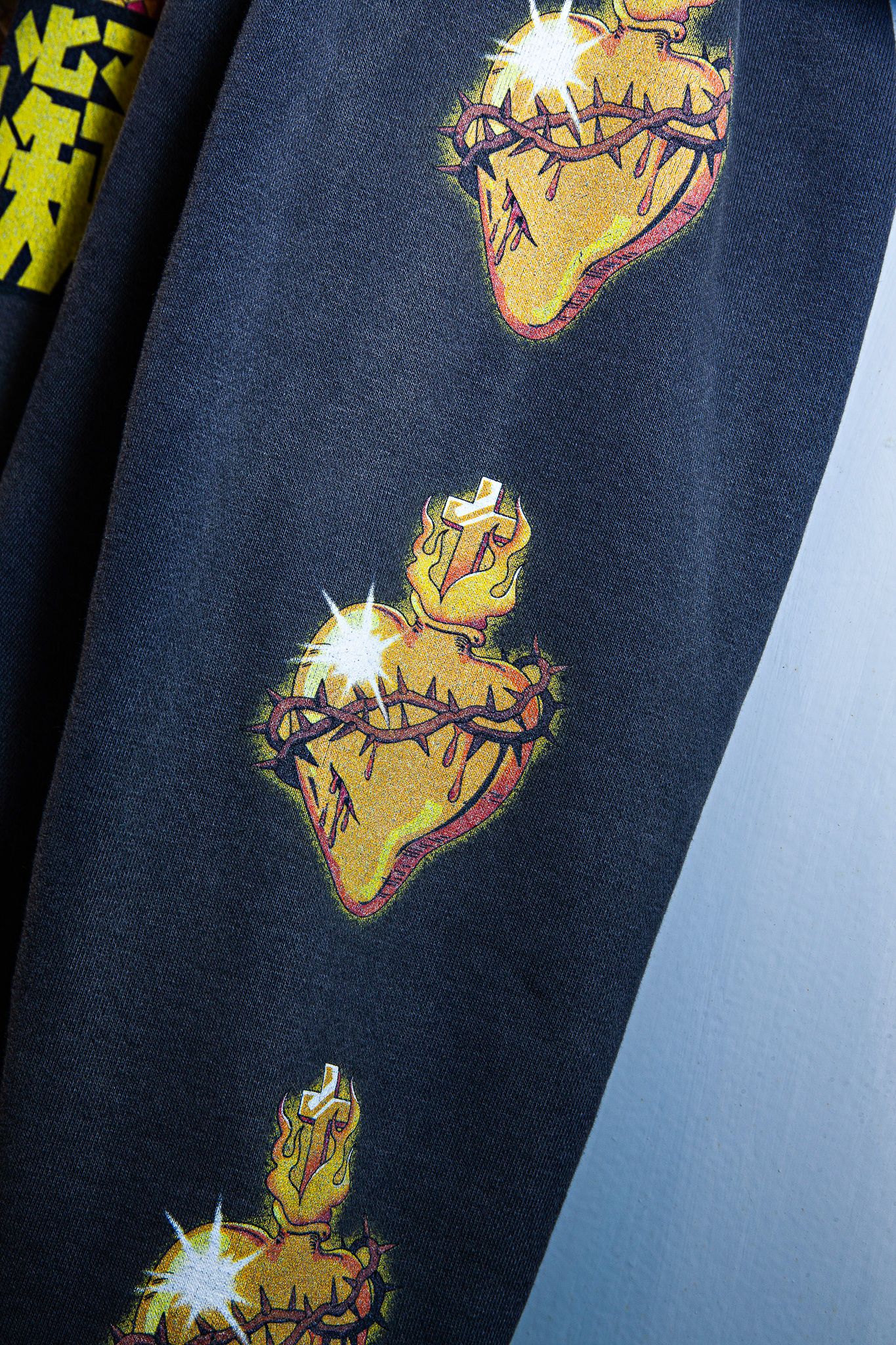 【限定】SM-A23-0000-C06 / CL_HOODIE / 聖闘士 / プルオーバフーディー 【クロップド】 (ブラック)