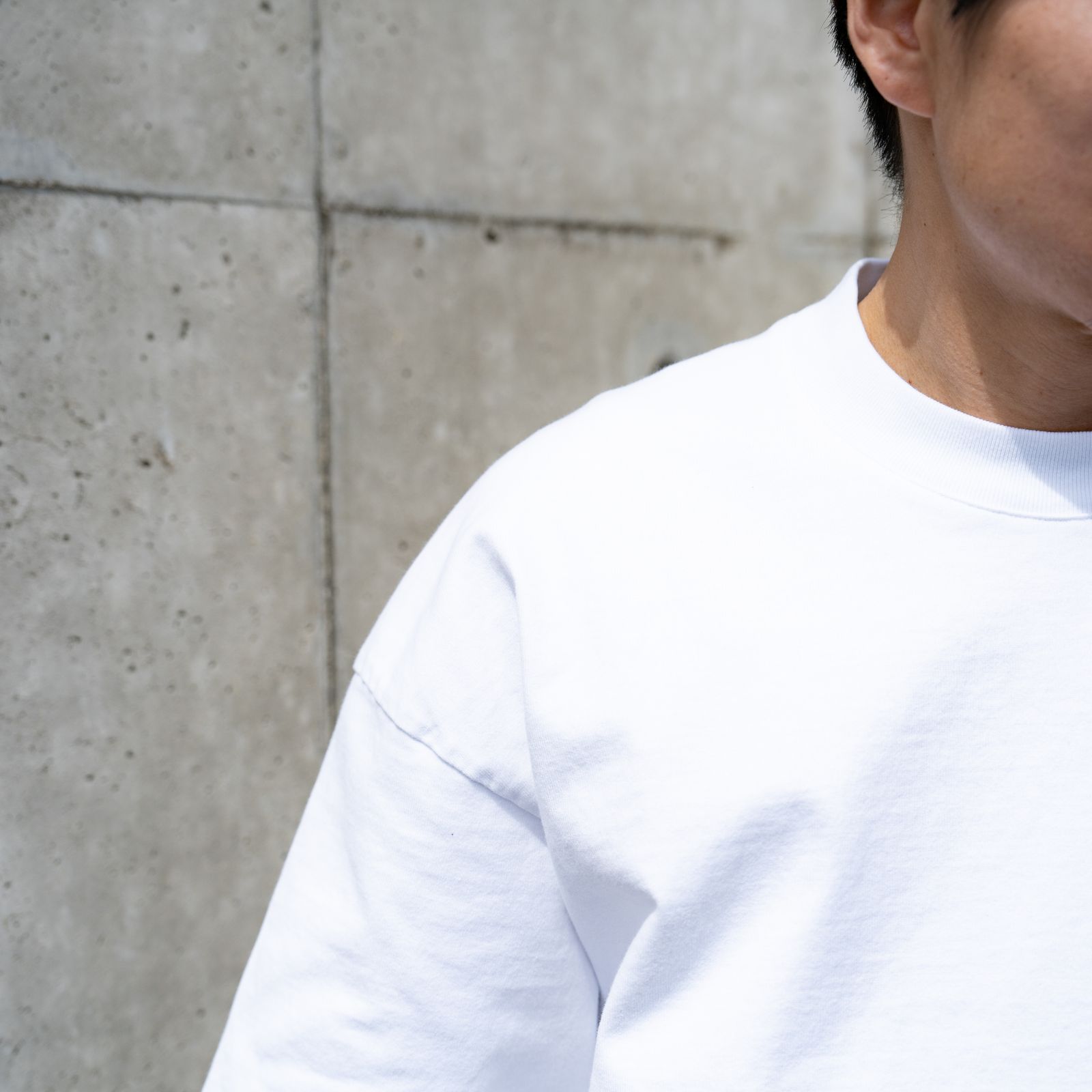 ベーシックなTシャツでありながらシルエット丈のバランスなどを突き詰めた定番Tシャツ。
