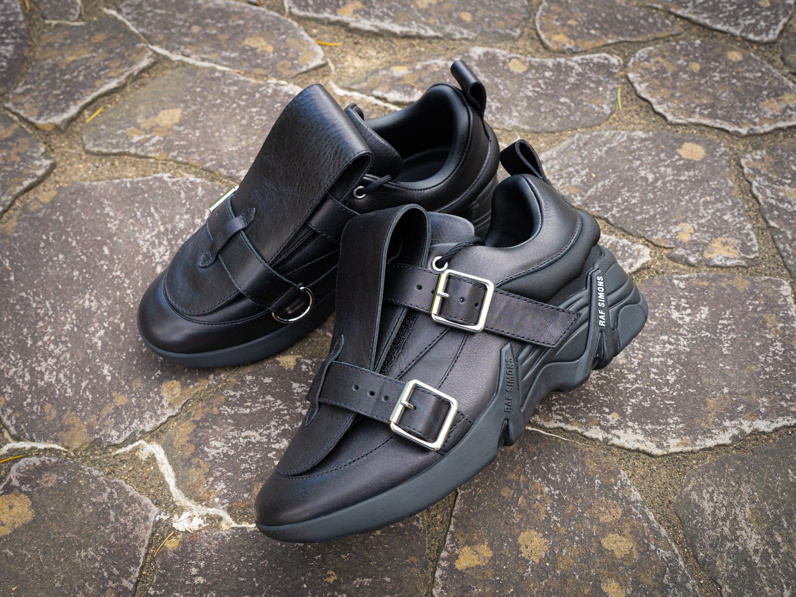 RAF SIMONS (RUNNER) - ラスト1点 / ANTEI-22 BLACK / アンテイ 22 ブラック / スニーカー シューズ  (ブラック) | Confidence