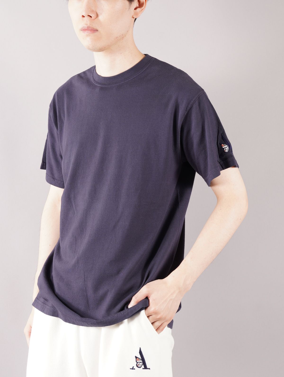 EMBORIDERED TSHIRT / エンボリダリー Tシャツ(ネイビー)
