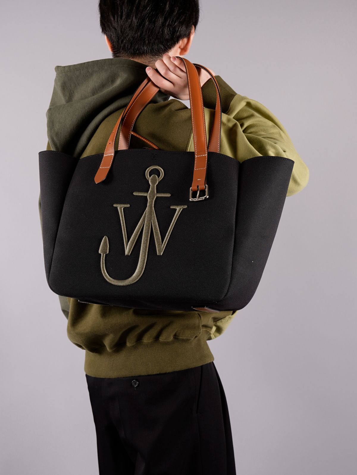★J W ANDERSON★アンカーロゴ キャンバストートバッグ 丁度いいトート○JW ANDERSON○アンカーロゴキャンバストート