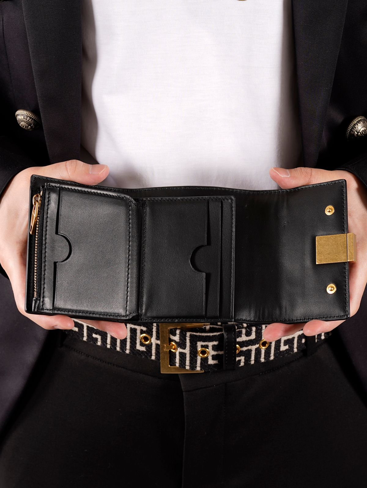 BF1 1945 FLAP COMPACT WALLET-MONOGRAM / モノグラム ジャカード コインポーチ (ミニ財布) / ブラウン / カーフスキン / 定番商品 / メンズ