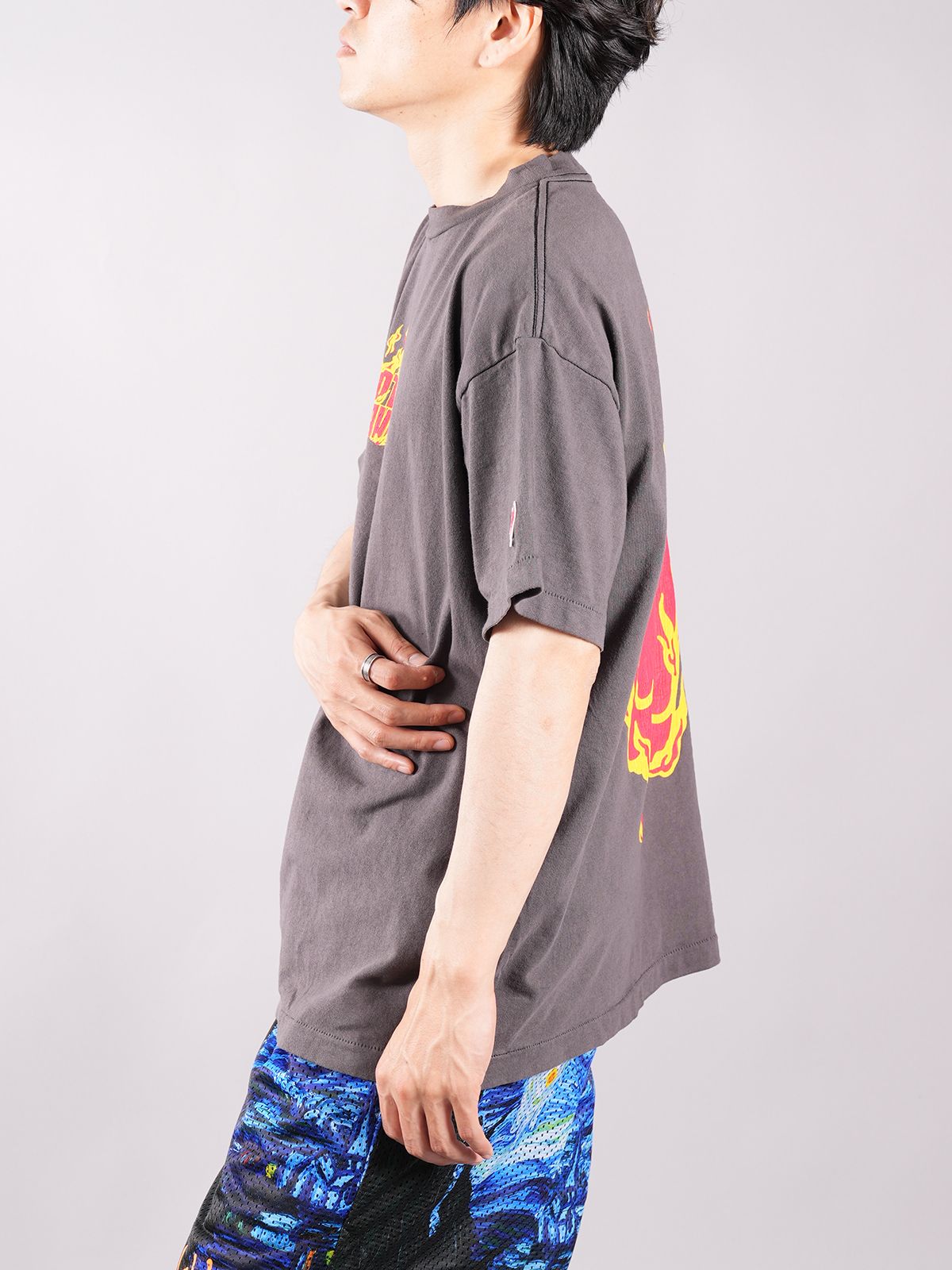 ラスト1点 / HEARTS ON FIRE T / Tシャツ   (チャコール)