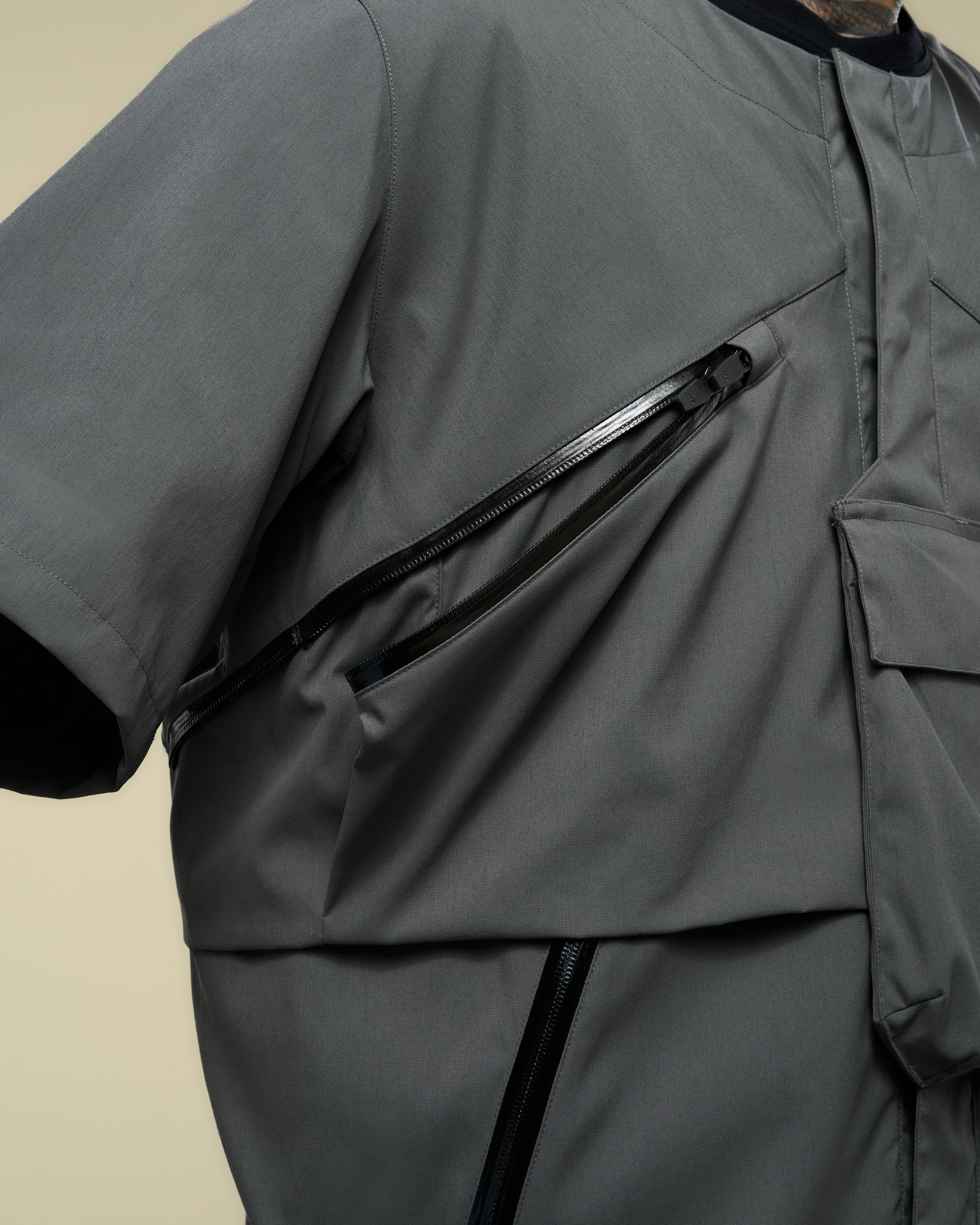 【残りわずか】V1A-M / NYLON STRETCH INTERROPS VEST / ベスト [ワイドフィット] (グレー)
