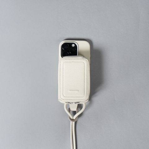 レザーストラップ付iPhoneアクセサリー - マイクロバッグ (マシュマロ)