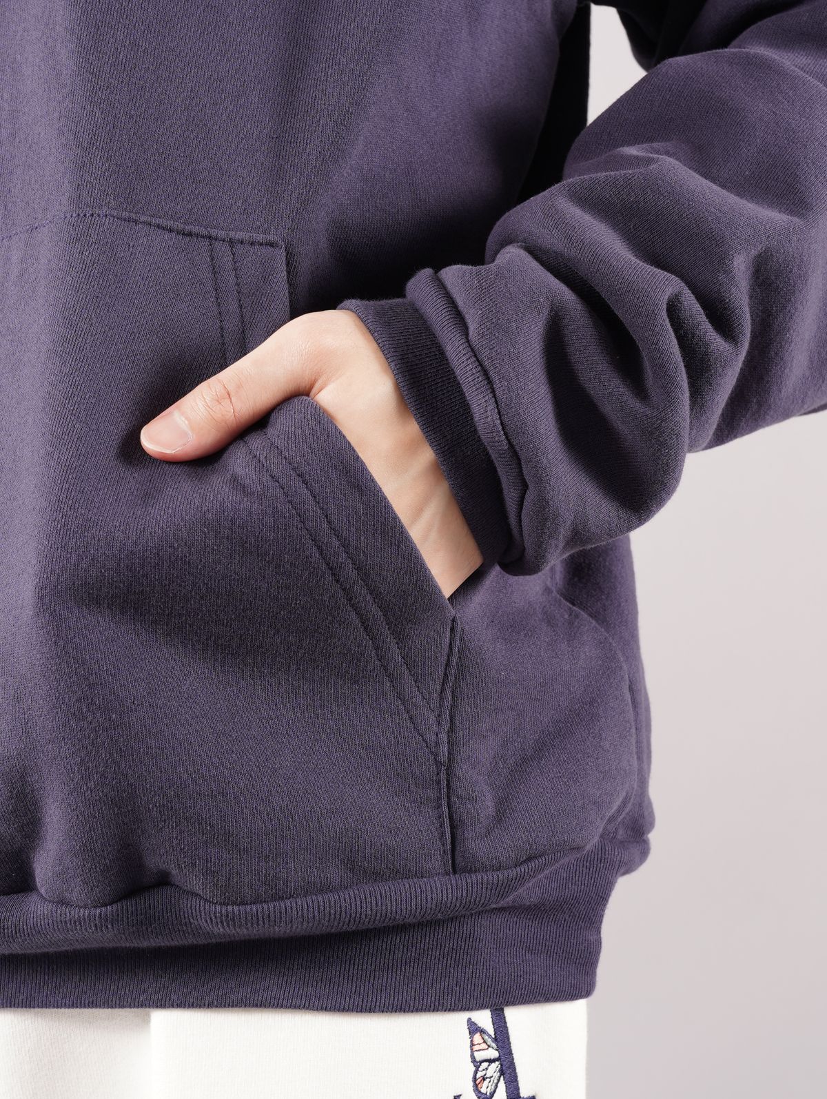 WARAIRE - 【ラスト1点】 EMBROIDERED HOODIE / エンボロイ