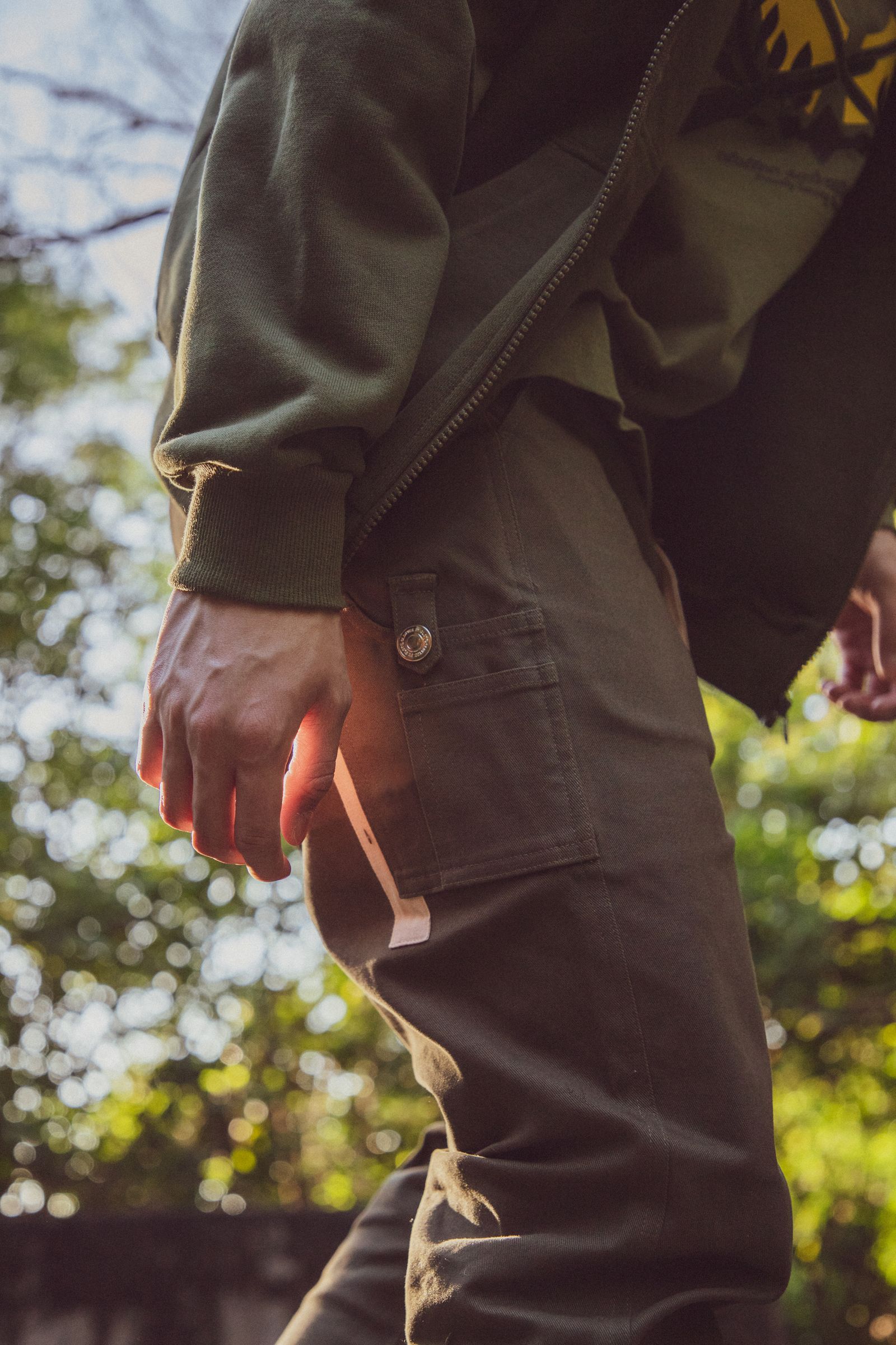 ラスト1点 / TAPERED DRAWSTRING PANTS / テーパード ドローストリングパンツ (カーキ)