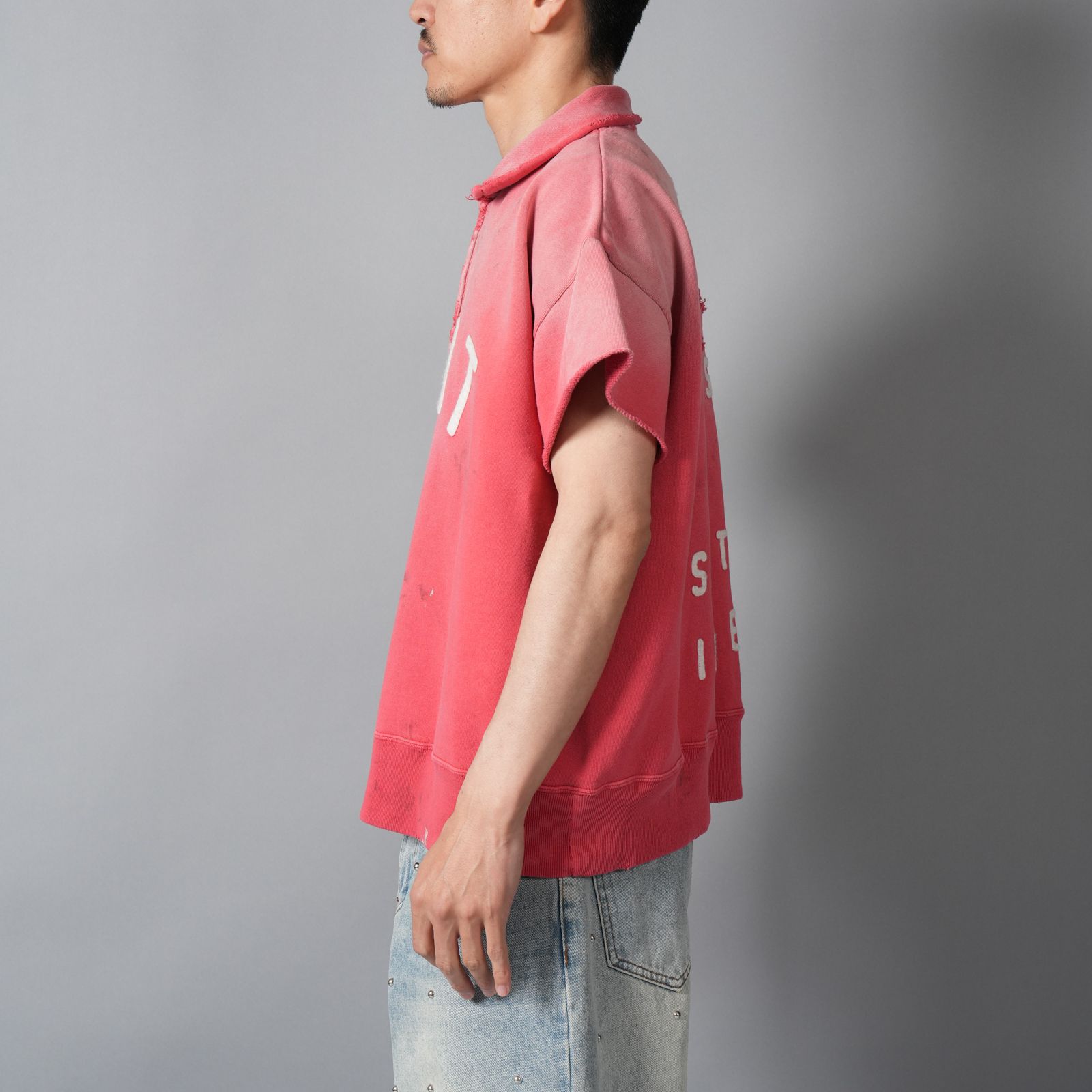 ずとまよ　Half Zip Sweat (Red) Mサイズ Half Zip Sweat (Red) - ZUTOMAYO MART