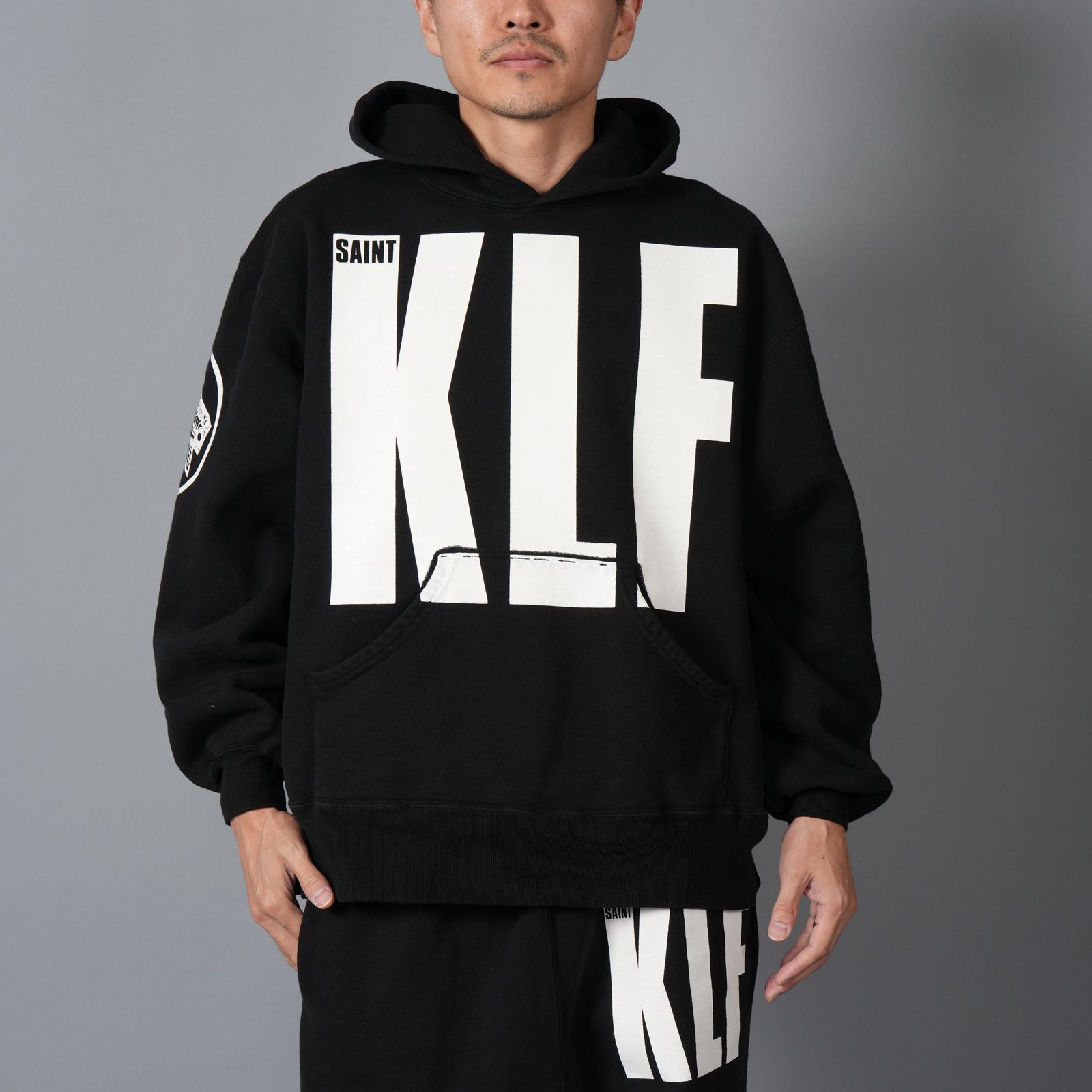 【残りわずか】SM-HR1-0000-C06 / KLF_HOODIE / KLF / BLACK / パーカー・フーディー (ブラック)