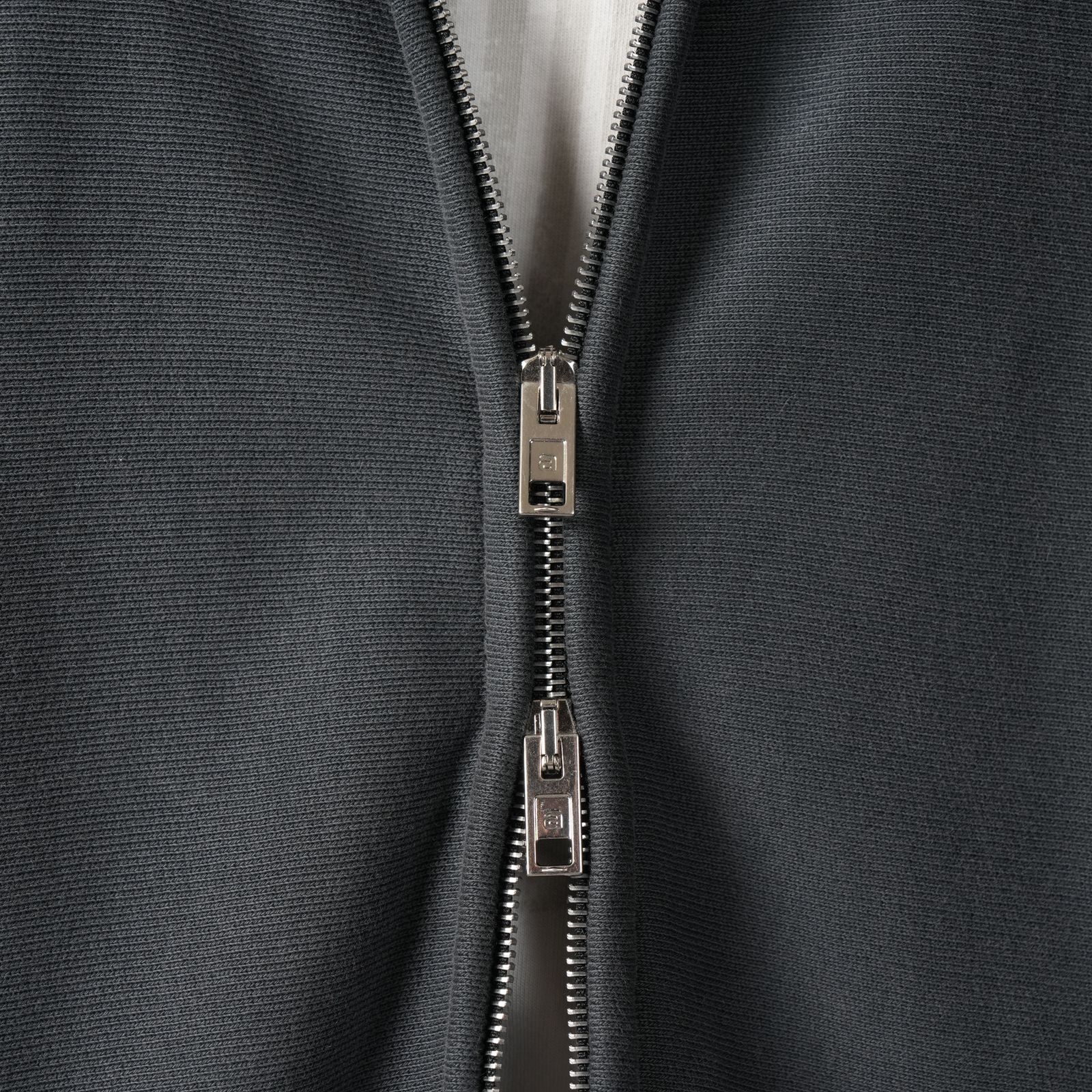 ZIP UP HOODIE W / GRAPHIC LOGO / ジップアップフーディー グラフィックロゴ / ジップアップパーカー (ウォッシュドブラック)