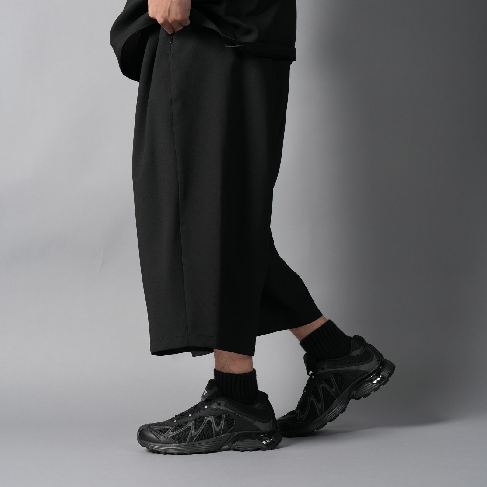 【GHOST】WOVEN WATER-REPELLENT TWO TUCK NINJA SHORTS / ニンジャショーツ(ブラック)