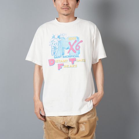 【残りわずか】【コラボ】SM-HR8-0000-C21 / SW_SS TEE / ASTRO / WHITE / Tシャツ (ホワイト)