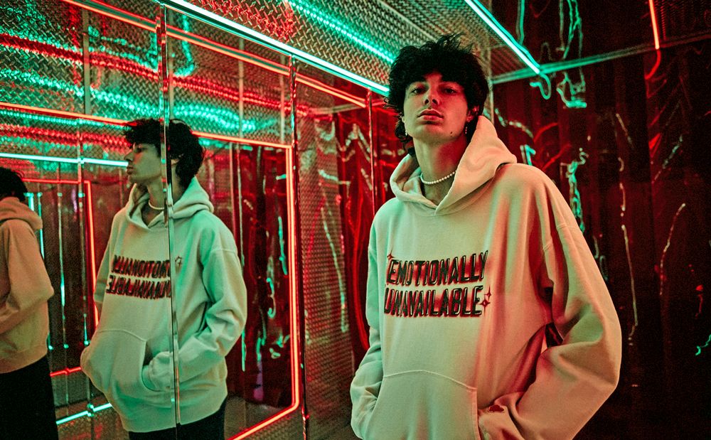 EMOTIONALLY UNAVAILABLE / 21aw