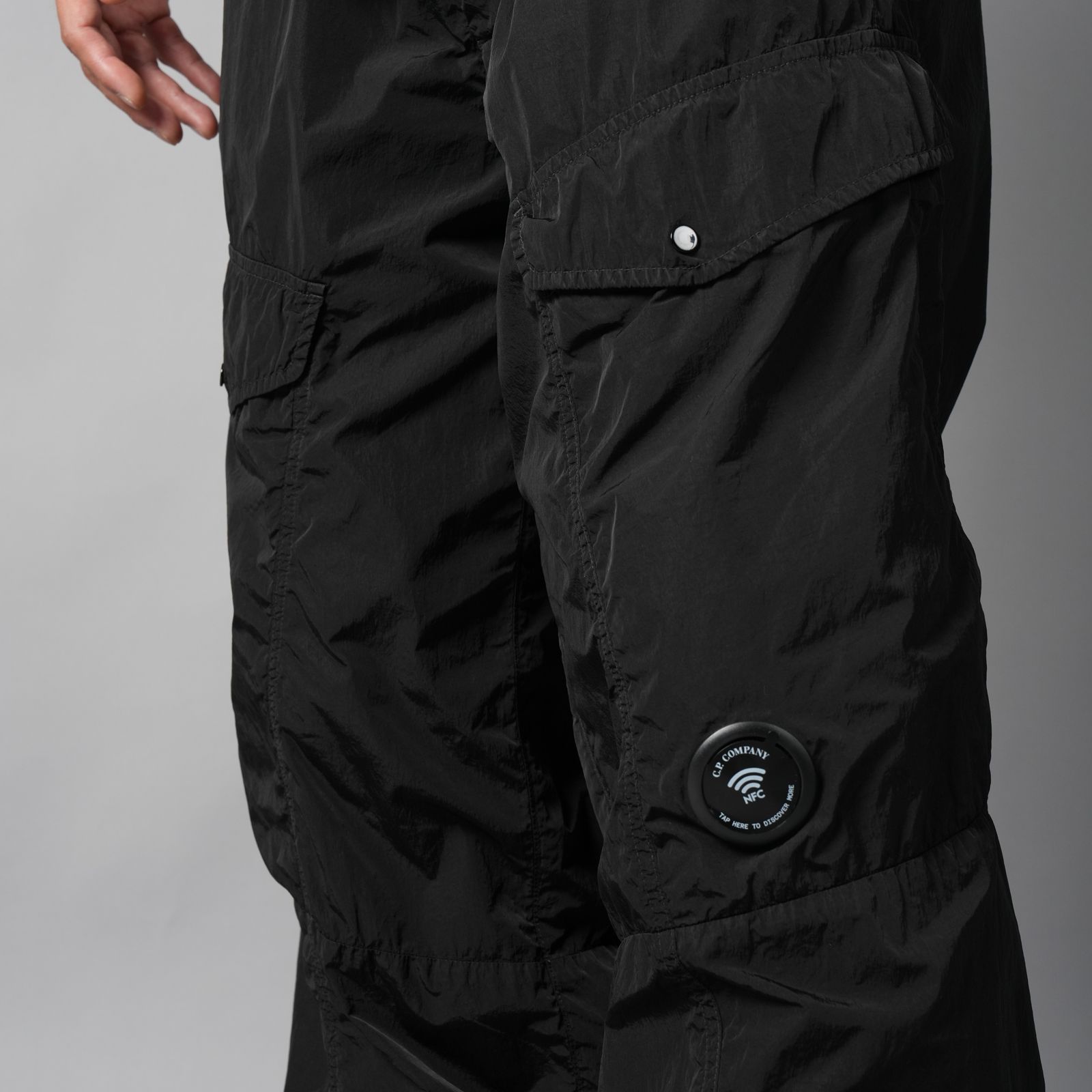 【残りわずか】CHROME-R BOXY SEAMLESS CARGO PANTA / カーゴパンツ (ブラック)