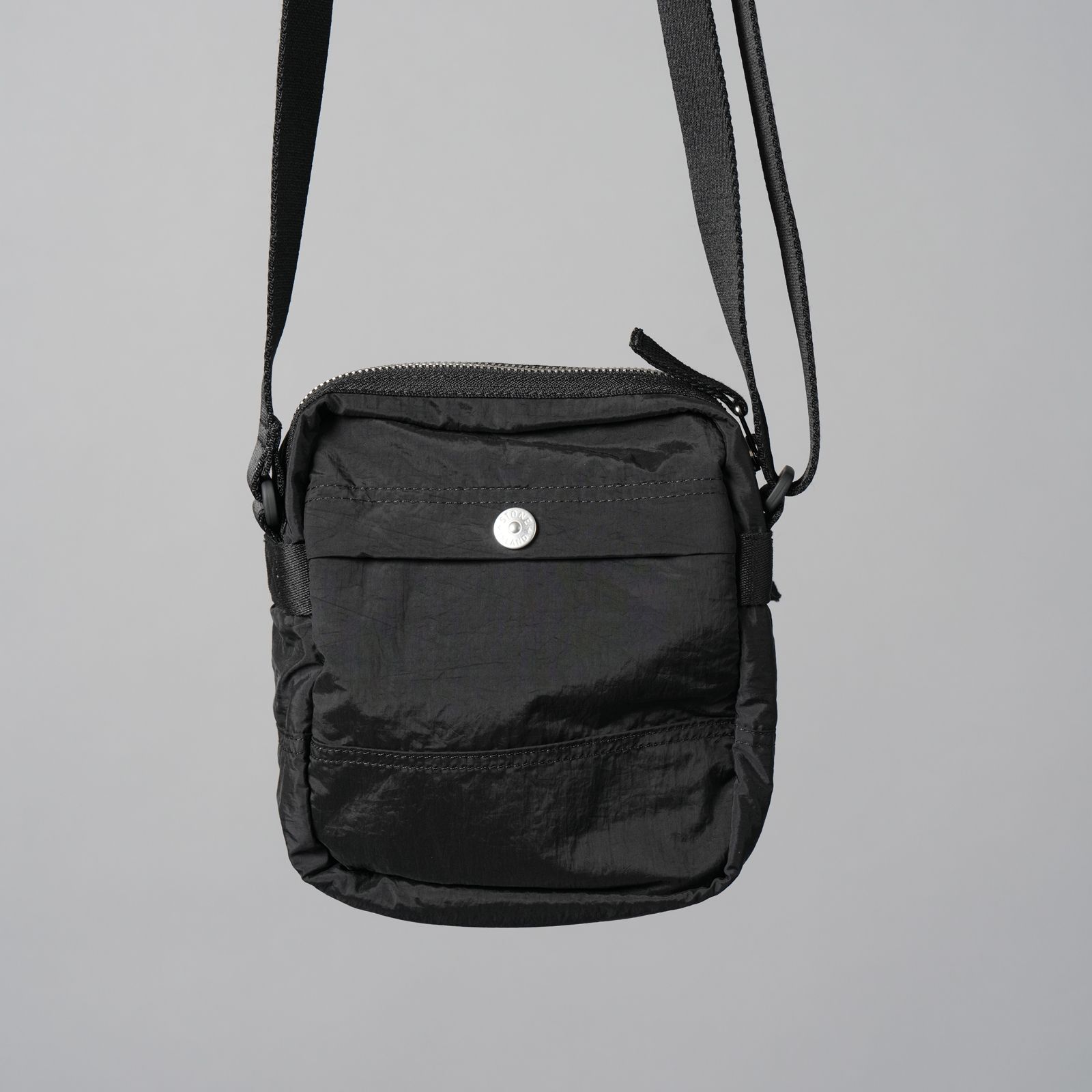 (ストーンアイランド) クロスバッグ 9200015 S0251 V0057 STONE ISLAND - 9200015 / COATED NYLON METAL IN ECONYL