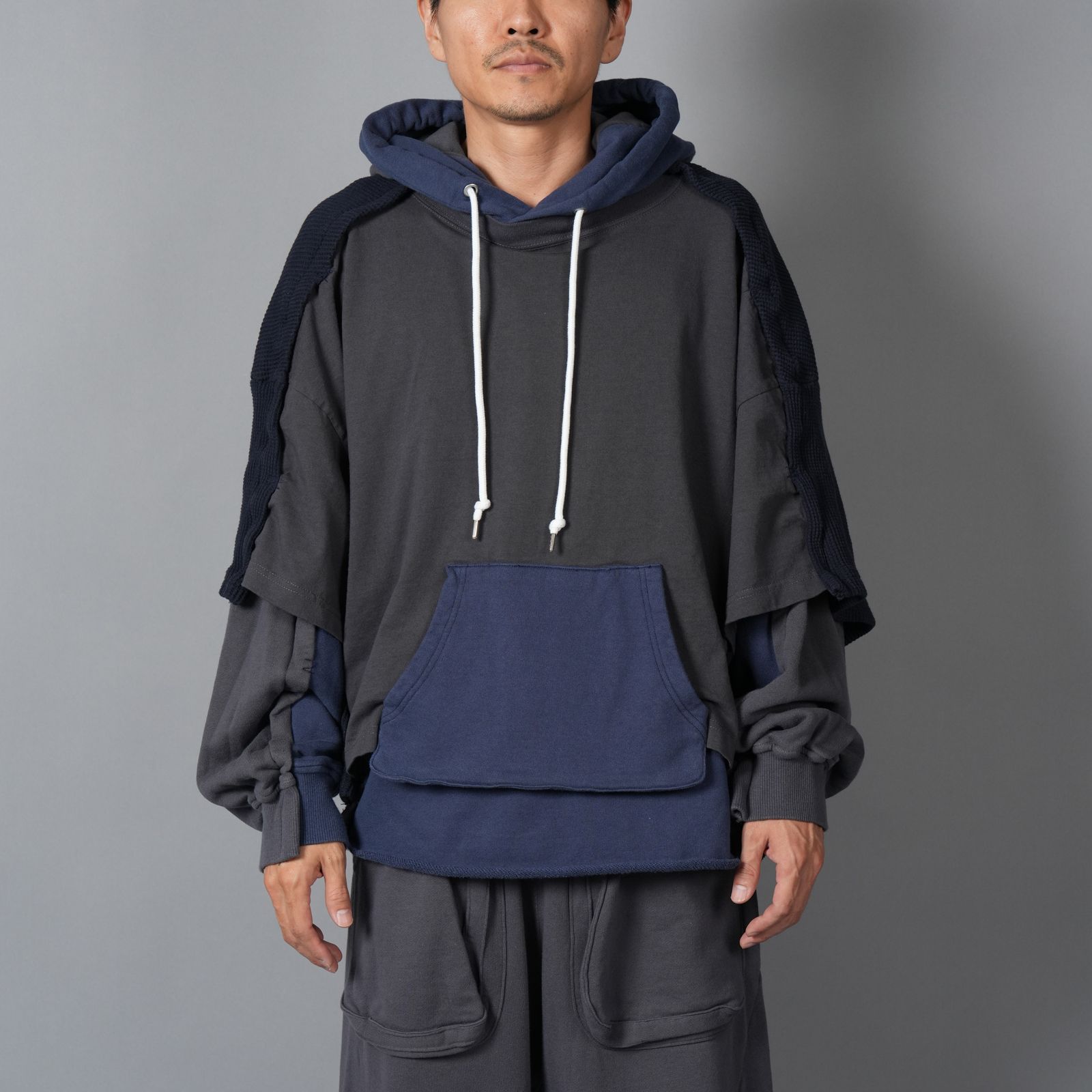 LAYERED HOODIE / レイヤードフーディー  (スモークグレー)