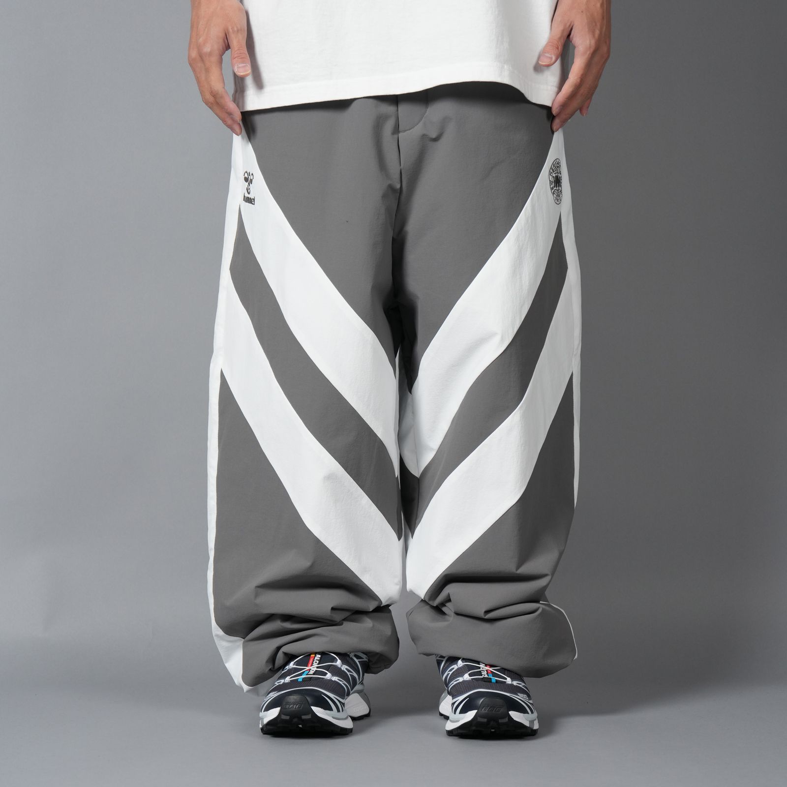 【ラスト1点】CHEVRON PUFFER NYLON TROUSER / ナイロントラウザー (グレー/ホワイト)