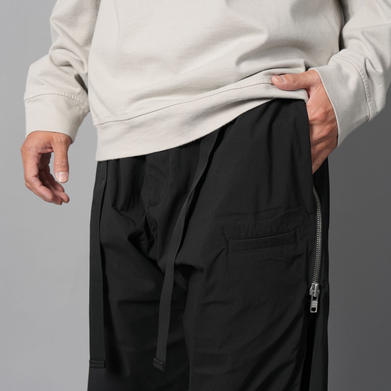 P63-E  / ENCAPSULATED NYLON DRAWCORD PANT [ストレートフィット](ブラック)