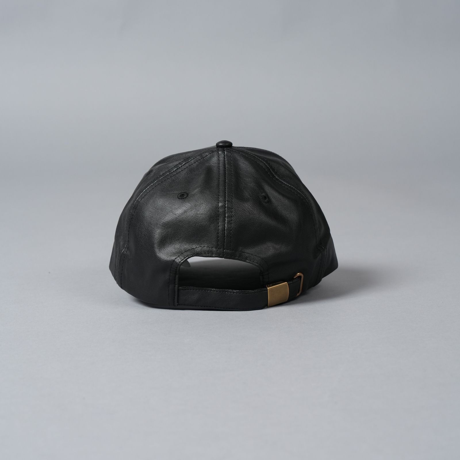 【ラスト1点】PU LEATHER BASEBALL CAP "C.R.E.A.M" / キャップ (ブラック)