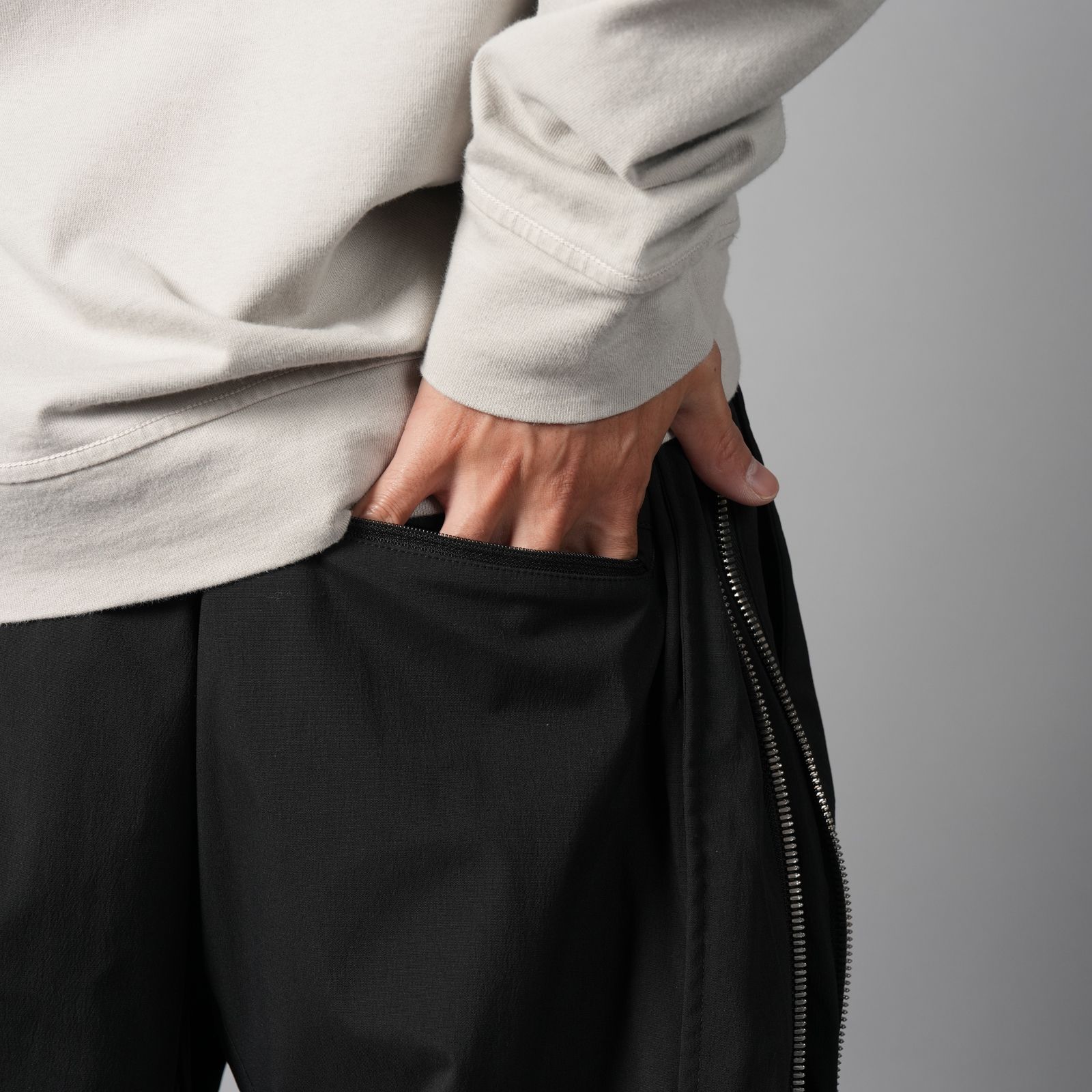 P63-E  / ENCAPSULATED NYLON DRAWCORD PANT [ストレートフィット](ブラック)