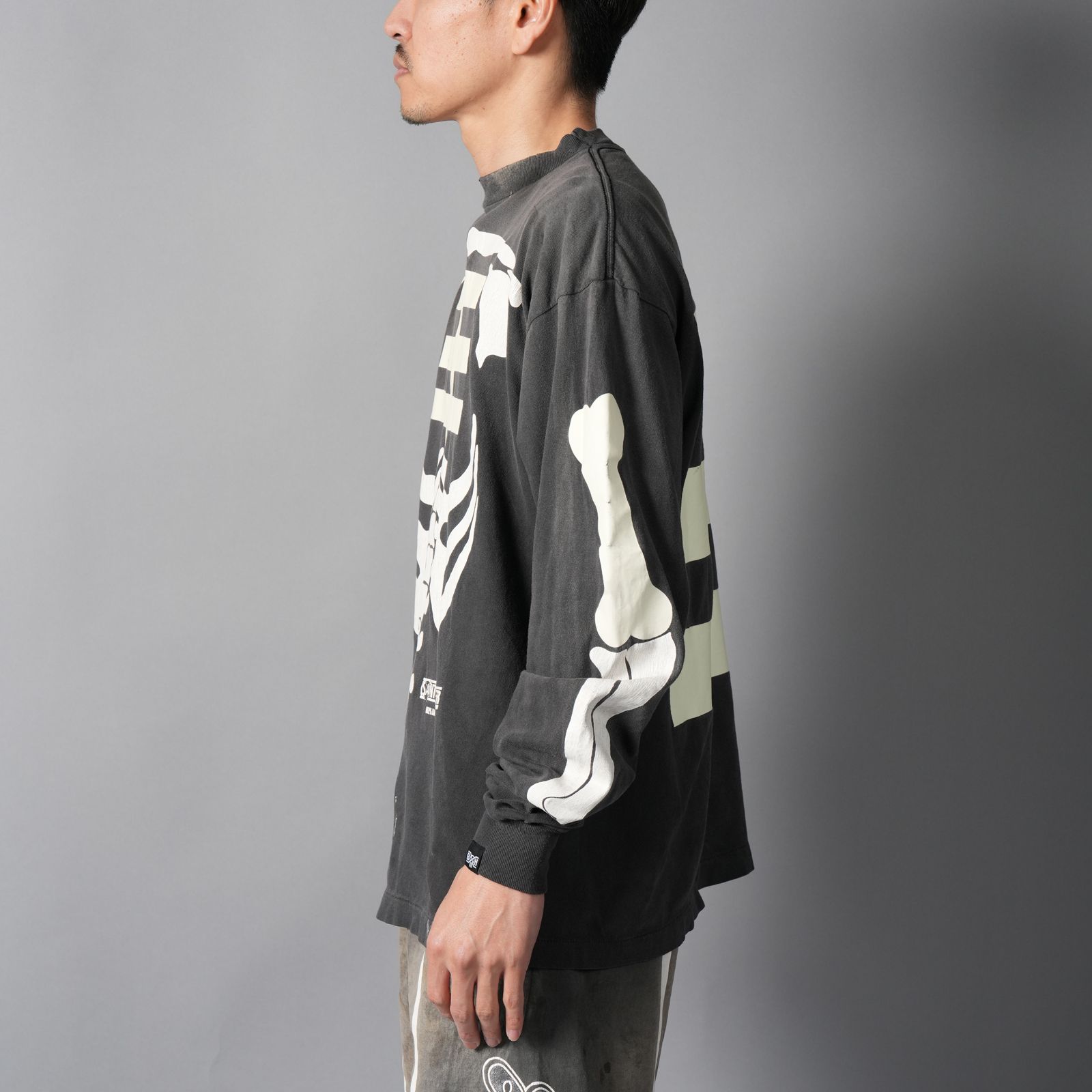 【残りわずか】【コラボ】SM-MK8-0000-C30 / BH_LS T-SHIRT / BONE / BLACK / ロンT・カットソー(ブラック)