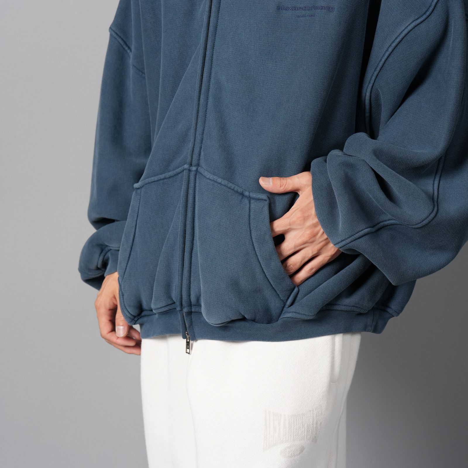 【残りわずか】ZIP UP HOODIE W / GRAPHIC LOGO / ジップアップフーディー グラフィックロゴ / ジップアップパーカー (ウォッシュドネイビー)