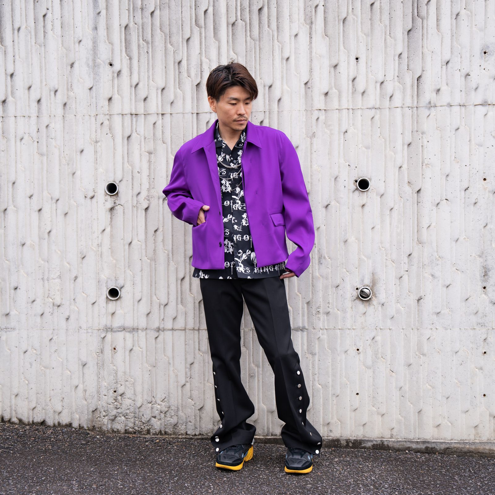 鮮やかなカラーリングが印象的なのEXPERIMENTAL CUTTING SHORT JACKET