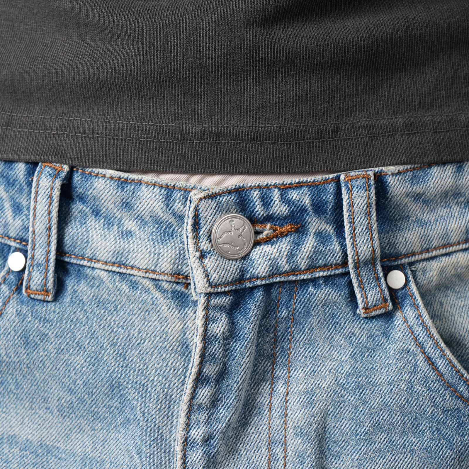 LAX, baggy studded denim (light wash) / デニムパンツ (ウォッシュドブルー)