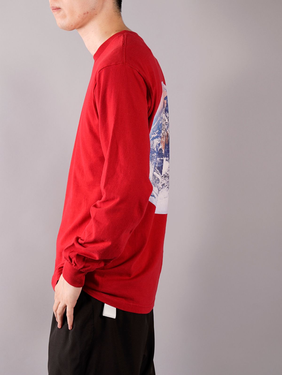 【残りわずか】ONE EARTH LONG SLEEVE T-SHIRT (レッド)