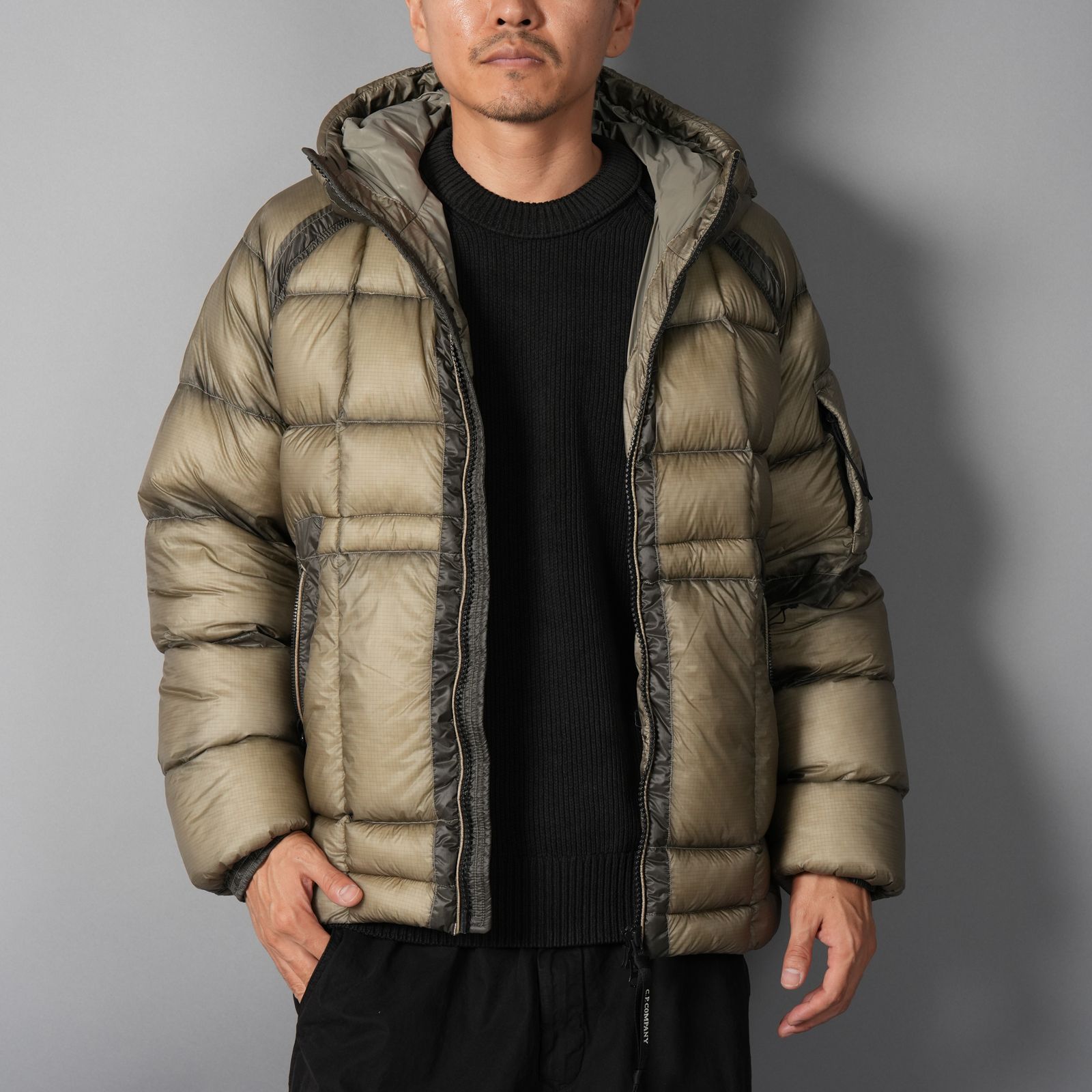 【残りわずか】D.D. SHELL HOODED DOWN JACKET / フーデッド ダウンジャケット (フォールンロック)