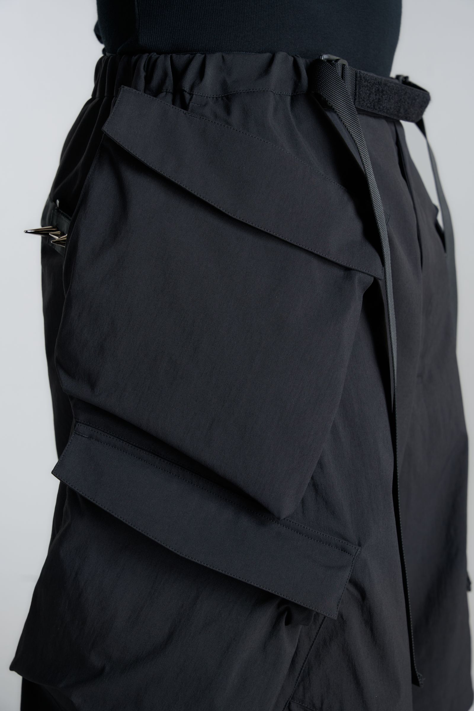 【ラスト1点】SP56A-M / NYLON STRETCH DOUBLE CARGO SHORT PANT / ショートパンツ [ウルトラワイドフィット][ストレッチ入り] (ブラック)