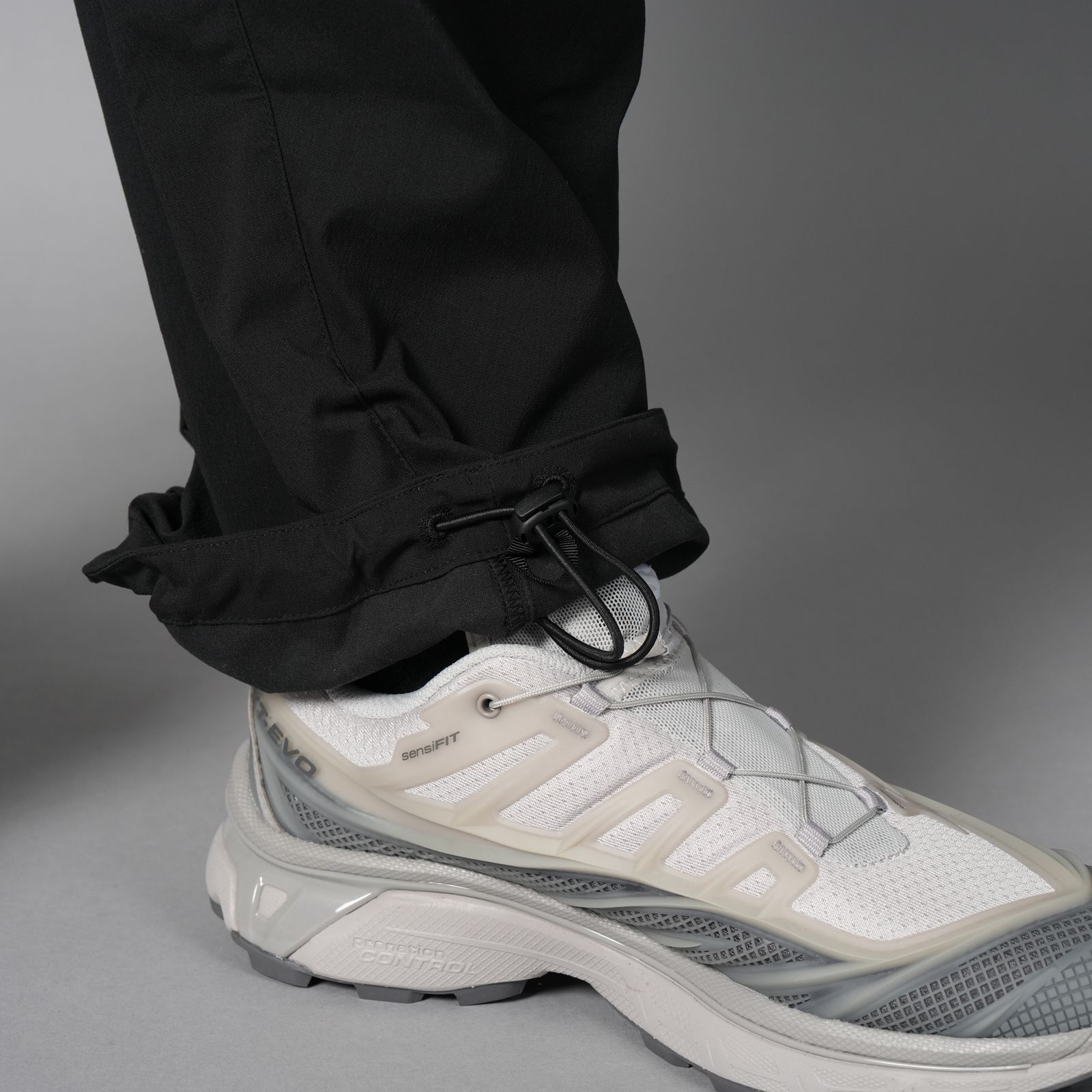 P63-E  / ENCAPSULATED NYLON DRAWCORD PANT [ストレートフィット](ブラック)