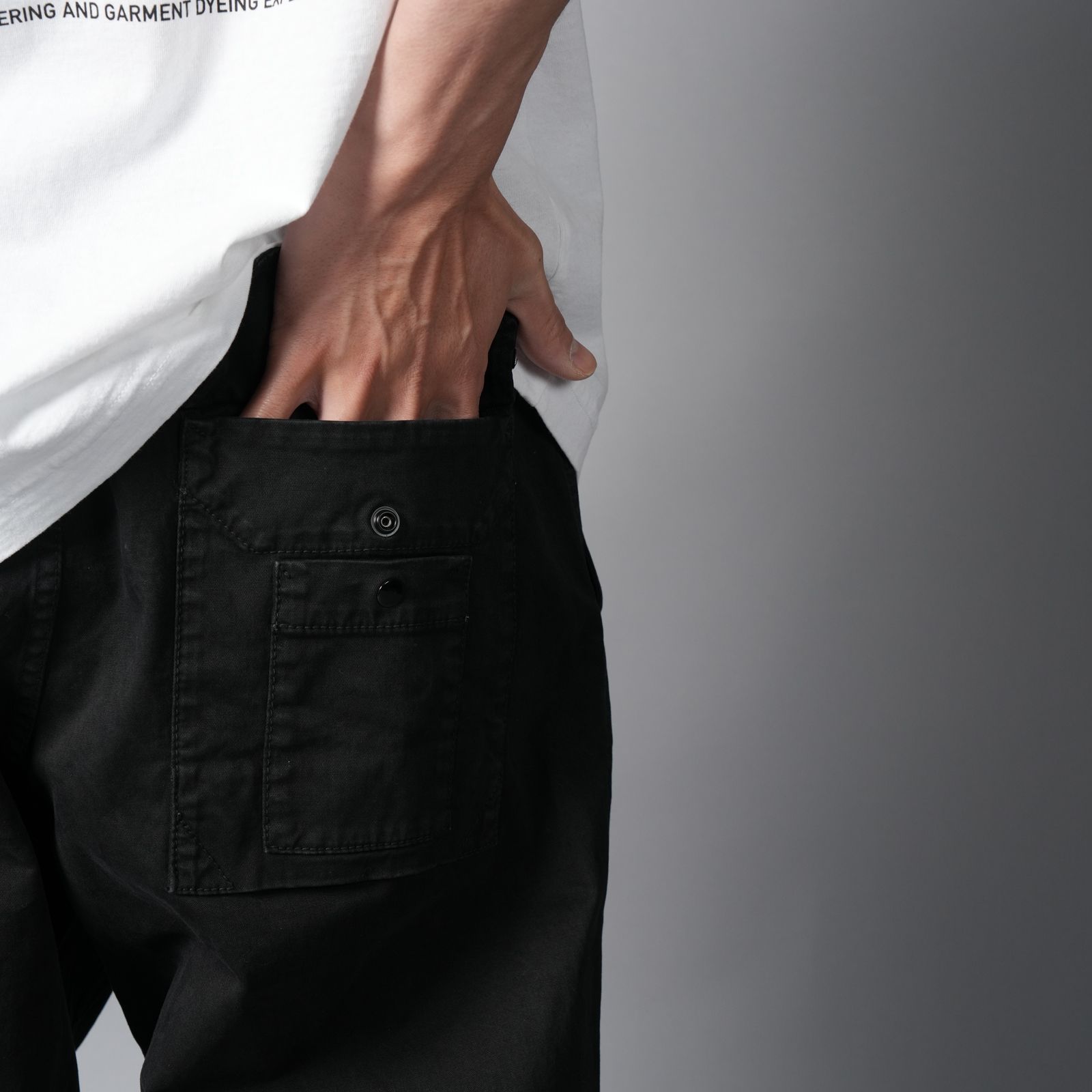 3100010 ORGANIC COTTON STRETCH BROKEN TWILL 'OLD' EFFECT / カーゴパンツ (ガーメントダイ) (ブラック)