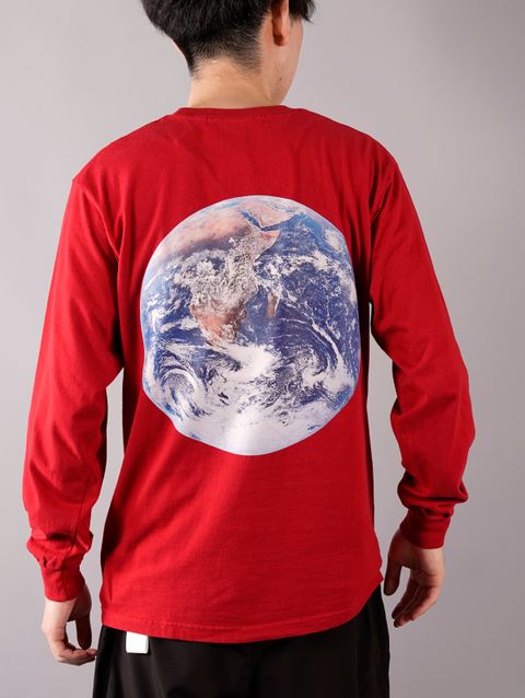 【残りわずか】ONE EARTH LONG SLEEVE T-SHIRT (レッド)