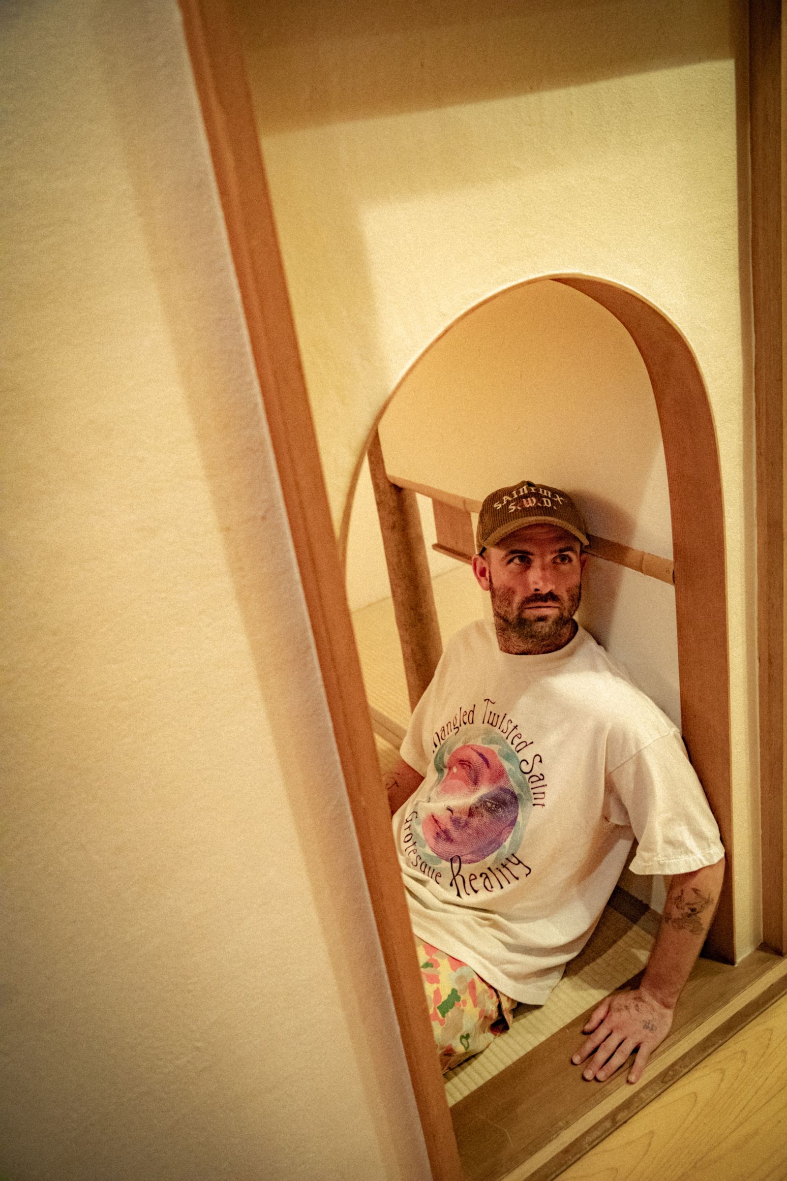 【コラボ】SM-MK8-0000-C09 / SW_SS T-SHIRT / TWISTED SAINT / Tシャツ (ホワイト)