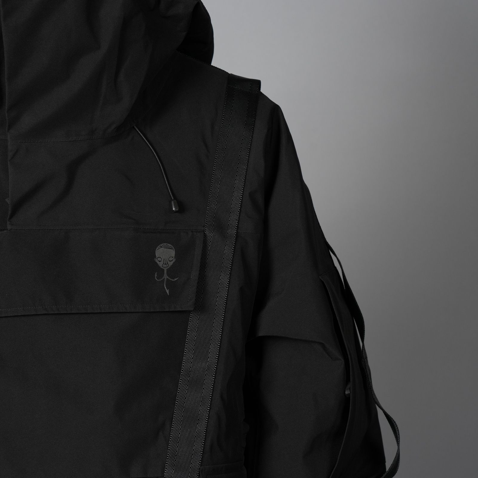 【限定】【D-VEC×ALMOSTBLACK】GORE-TEX 3L w/ POLARTEC DETACHABLE SHELL / マウンテンパーカ [防水・防風] (ブラック)