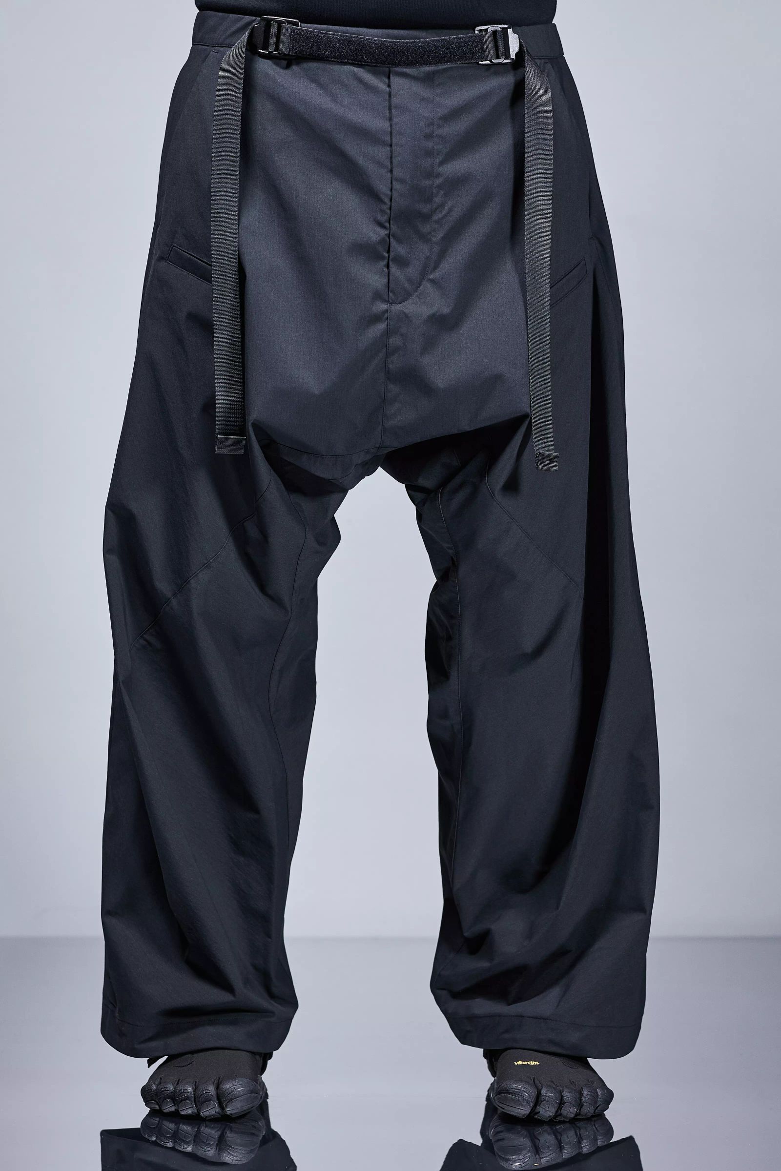 【ラスト1点】P30BL-E / Encapsulated Nylon Ultrawide Drawcord Trouser Gen. 1 / ナイロン ウルトラワイド ドローコード カーゴトラウザー [ウルトラワイドフィット](ブラック)