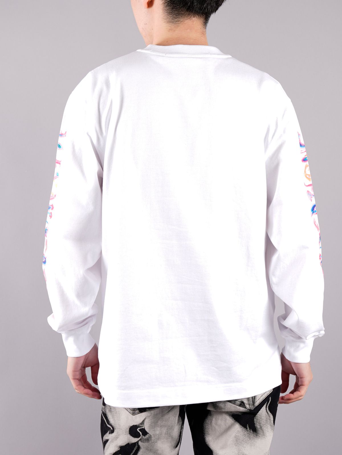 ラスト1点 / LONG SLEEVE SHIRT WITH LOGO GRAPHIC / ロングスリーブシャツ ウィズ ロゴ グラフィック (ホワイト)
