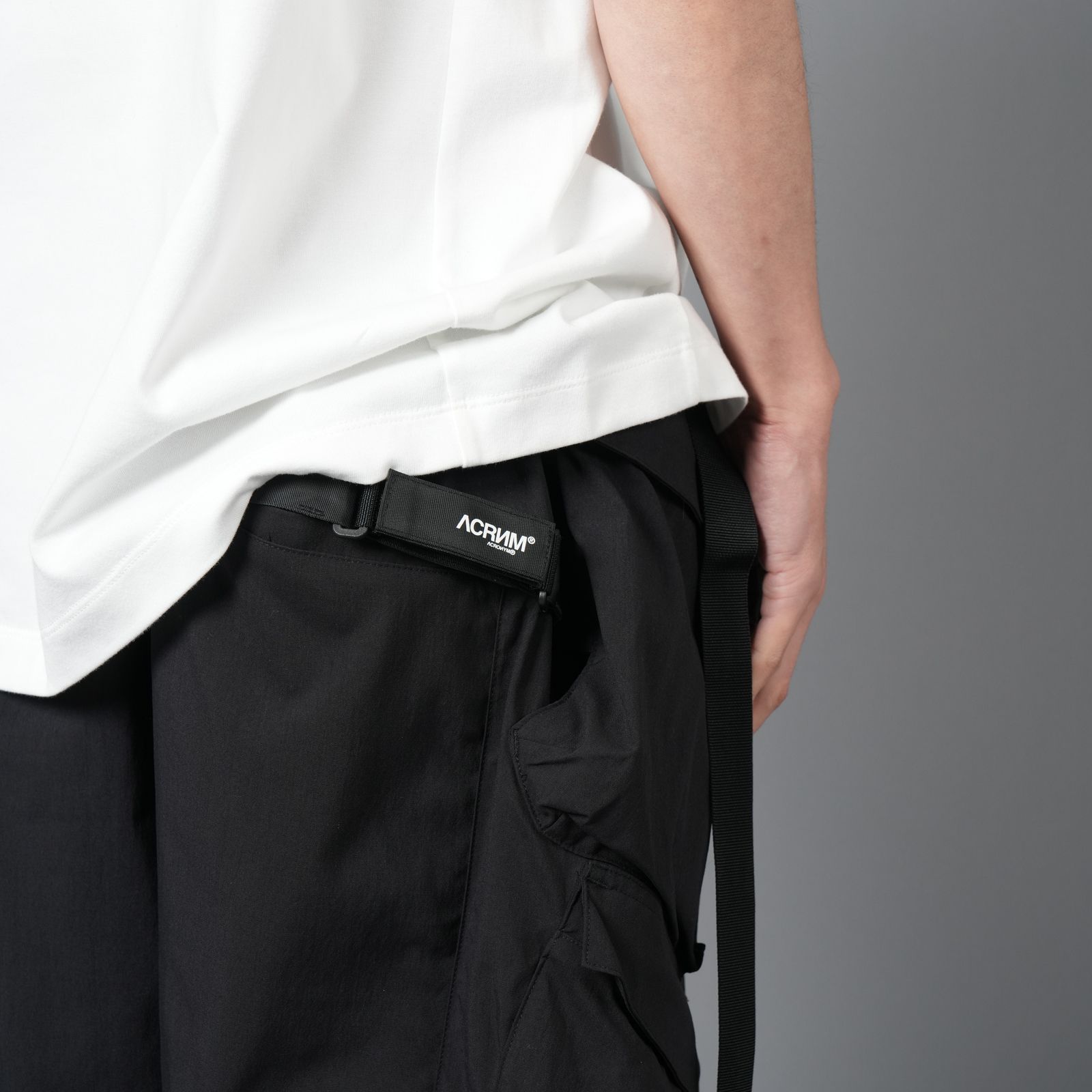 ACRONYM - SP56A-M / NYLON STRETCH DOUBLE CARGO SHORT PANT ACRONYM - SP56A-M / NYLON STRETCH DOUBLE CARGO SHORT PANT