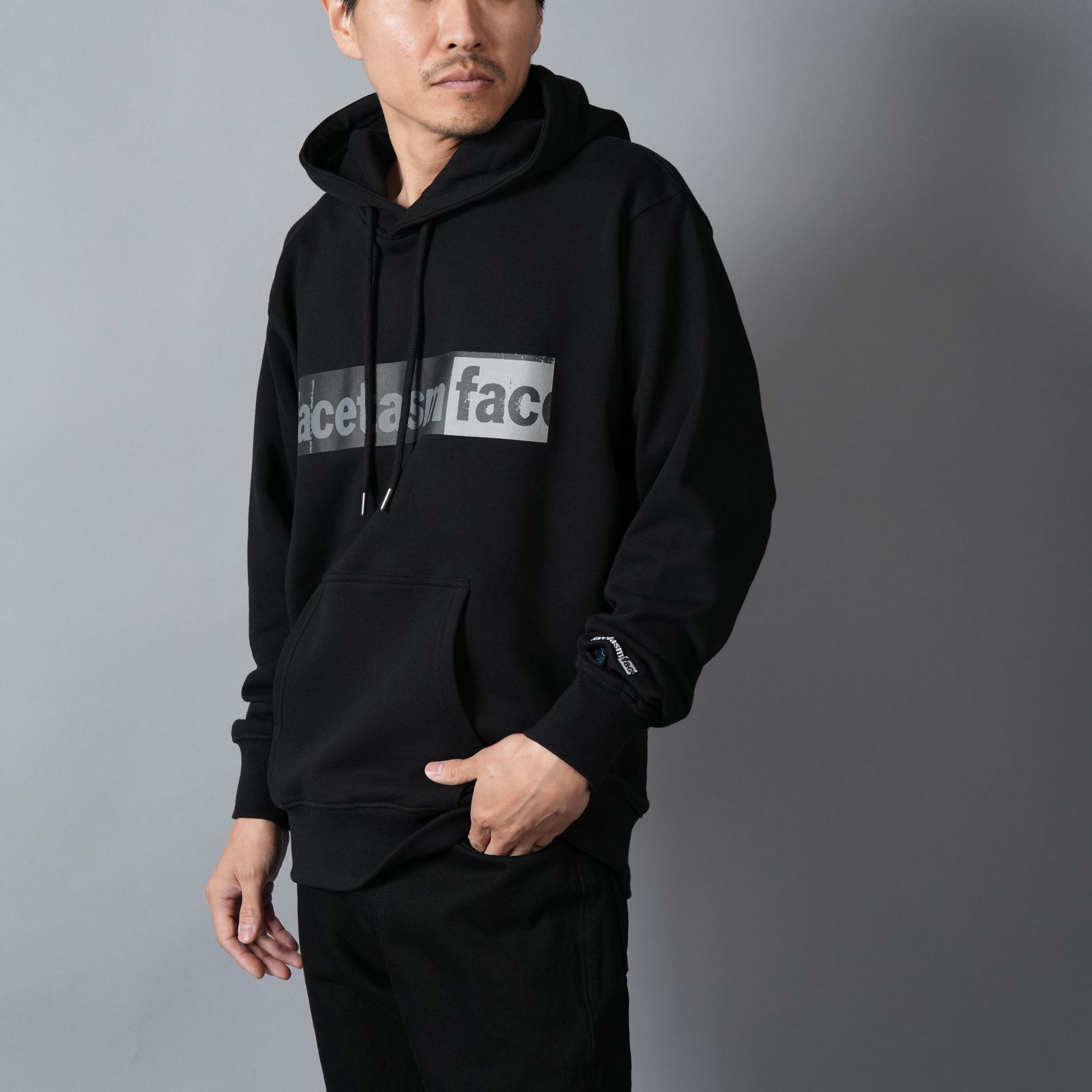 【コラボ】FACETASM×NEW ERA LOGO HOODIE / ロゴフーディー  (ブラック)