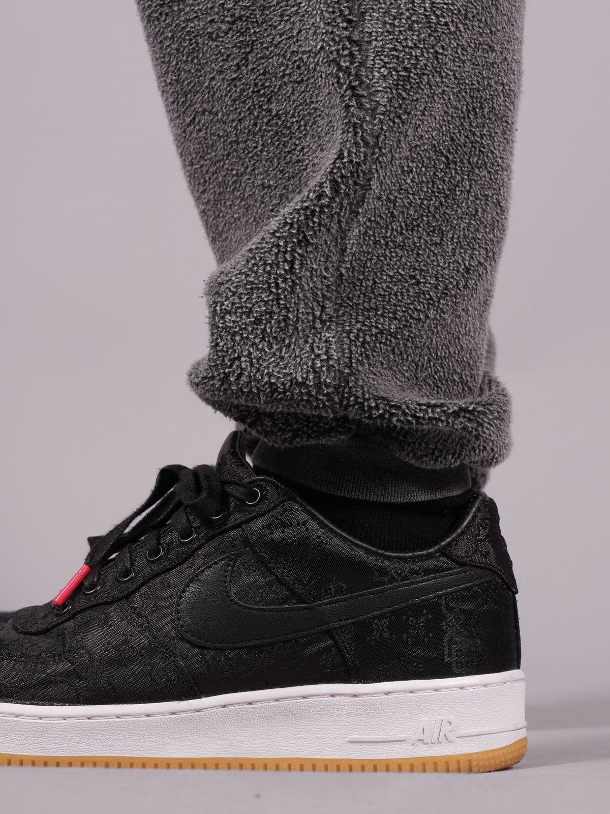 CLASSIC SWEATPANT WITH SPORTY LOGO / スウェットパンツ 【パイル素材】【ユニセックス】 (チャコール)