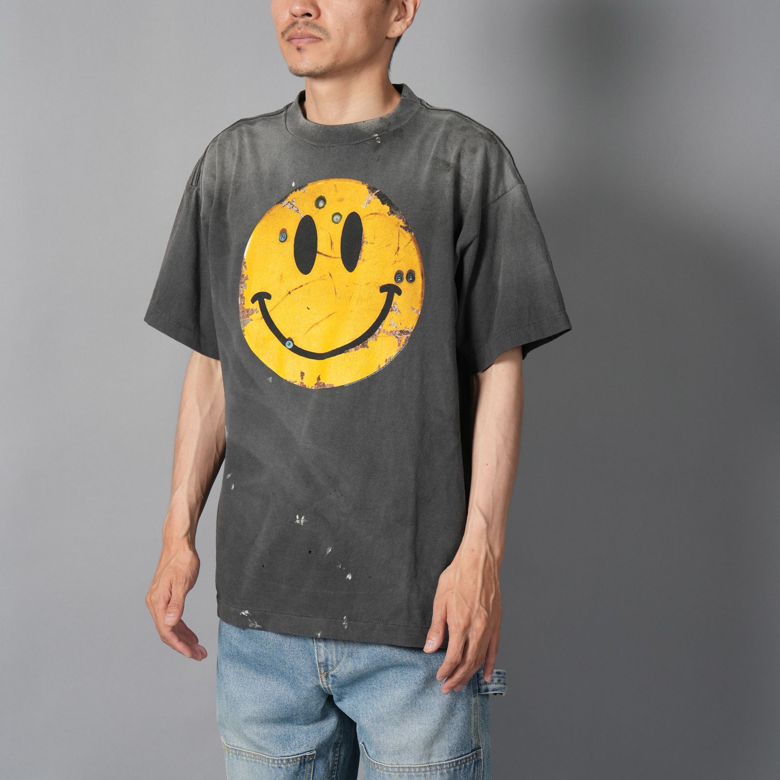 【コラボ】SM-HR1-0000-C01 / KLF_SS TEE / SMILE / BLACK / Tシャツ (ブラック)