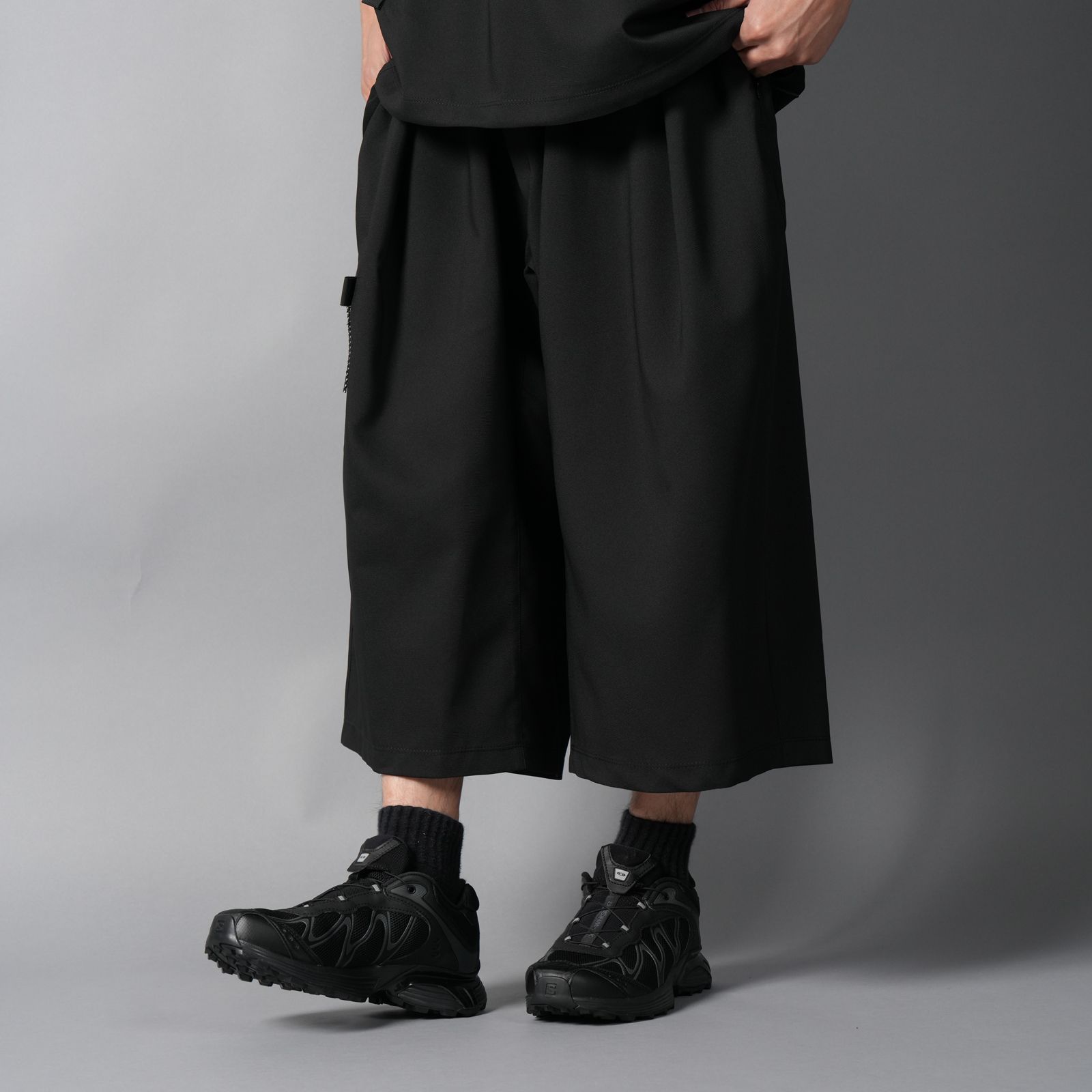 【GHOST】WOVEN WATER-REPELLENT TWO TUCK NINJA SHORTS / ニンジャショーツ(ブラック)