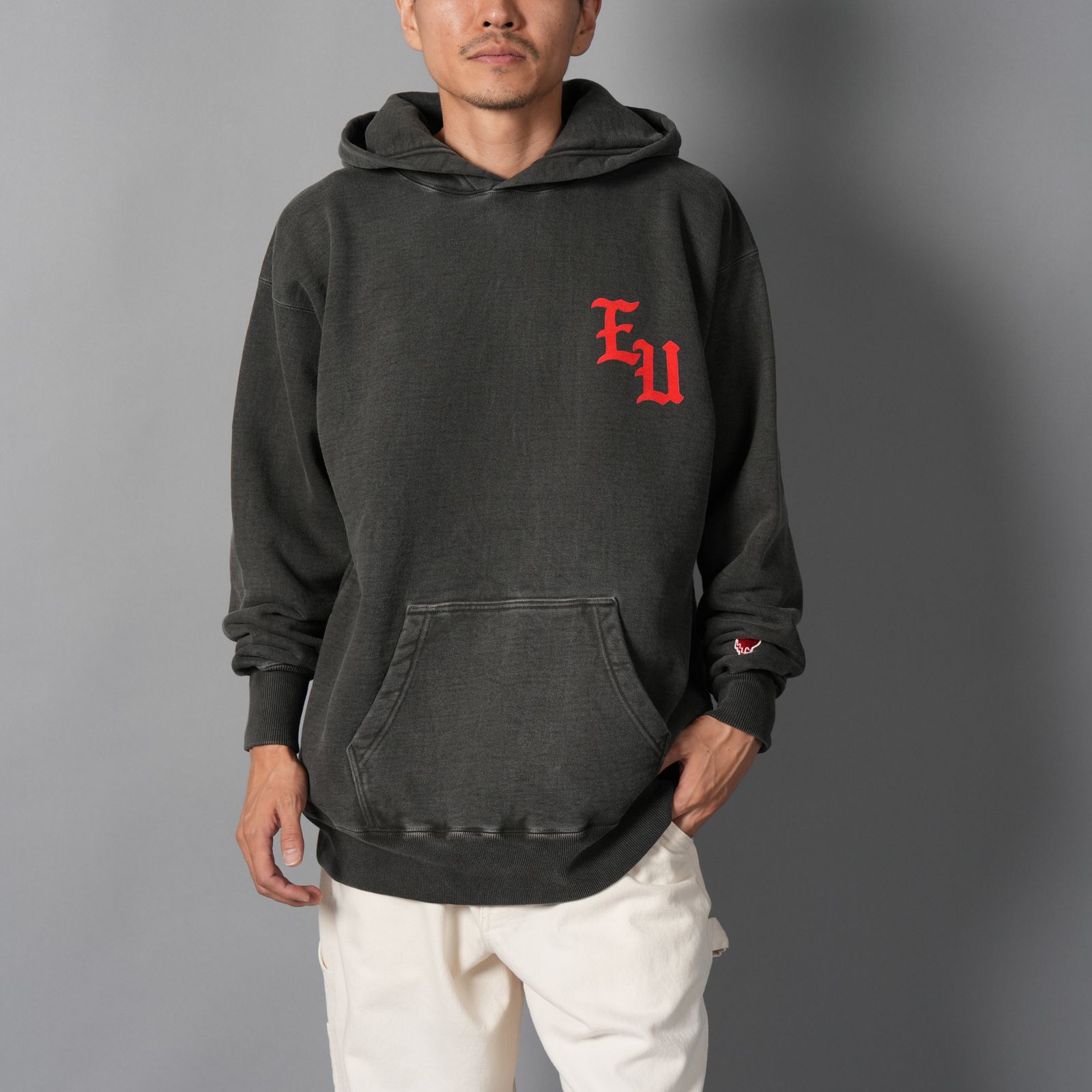 【コラボ】EU-HR1-0000-C01 / EU LOGO CL HOODIE / パーカー・プルオーバフーディー (ブラック)