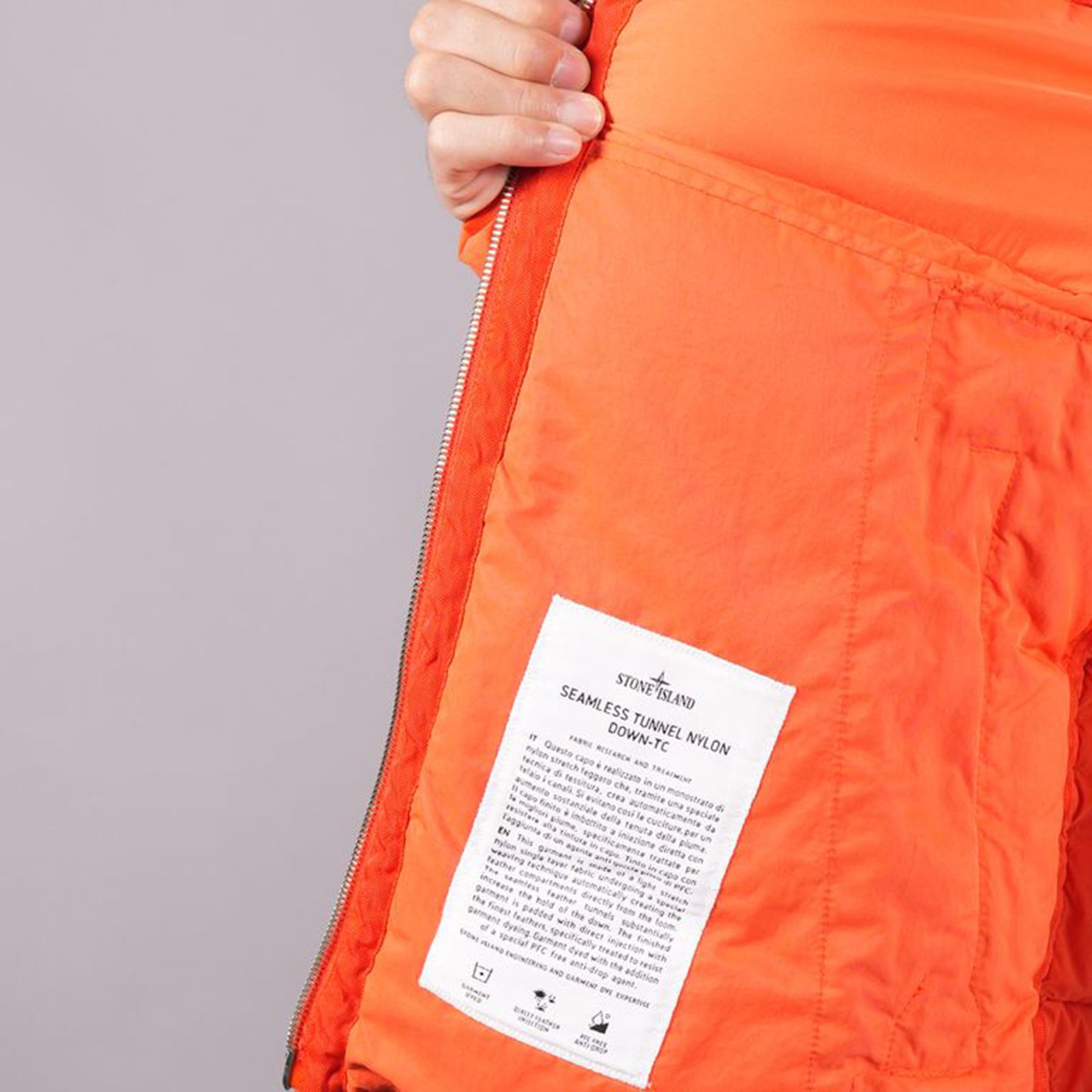 STONE ISLAND - 【ラスト1点】43728 SEAMLESS TUNNEL NYLON DOWN STONE ISLAND - 【ラスト1点】43728 SEAMLESS TUNNEL NYLON DOWN