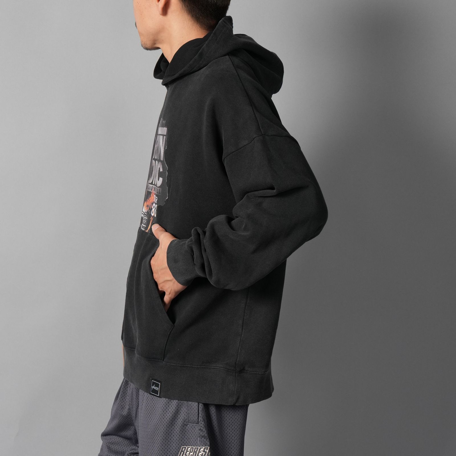 UIZZ-23972 / RUN DMC / Tour86 Hoodie / パーカー (ブラック)
