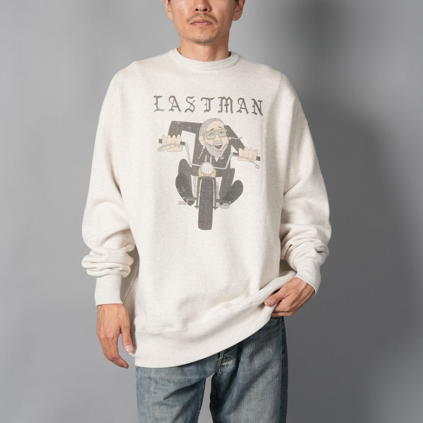 【ラスト1点】PRINTED CREW NECK "EASY RIDER" / スウェット・トレーナー (オートミル)