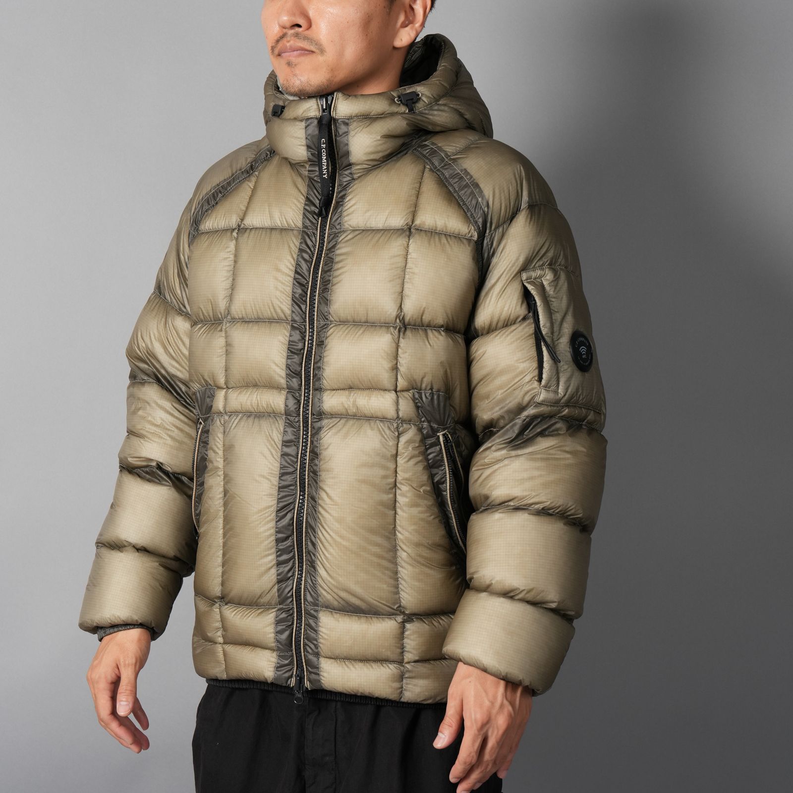 【残りわずか】D.D. SHELL HOODED DOWN JACKET / フーデッド ダウンジャケット (フォールンロック)